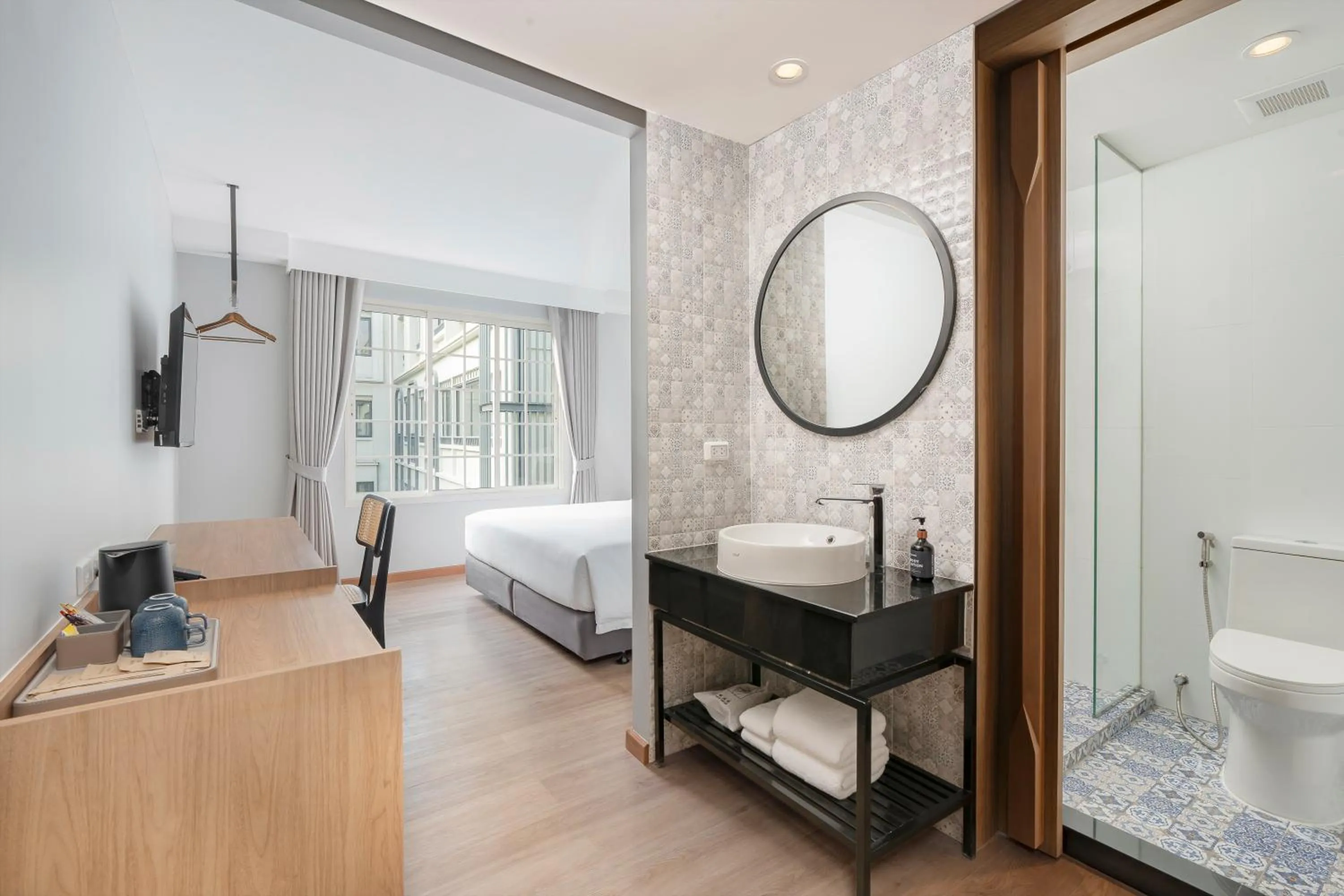 Bathroom, Bed in Pranakorn Heritage Hotel