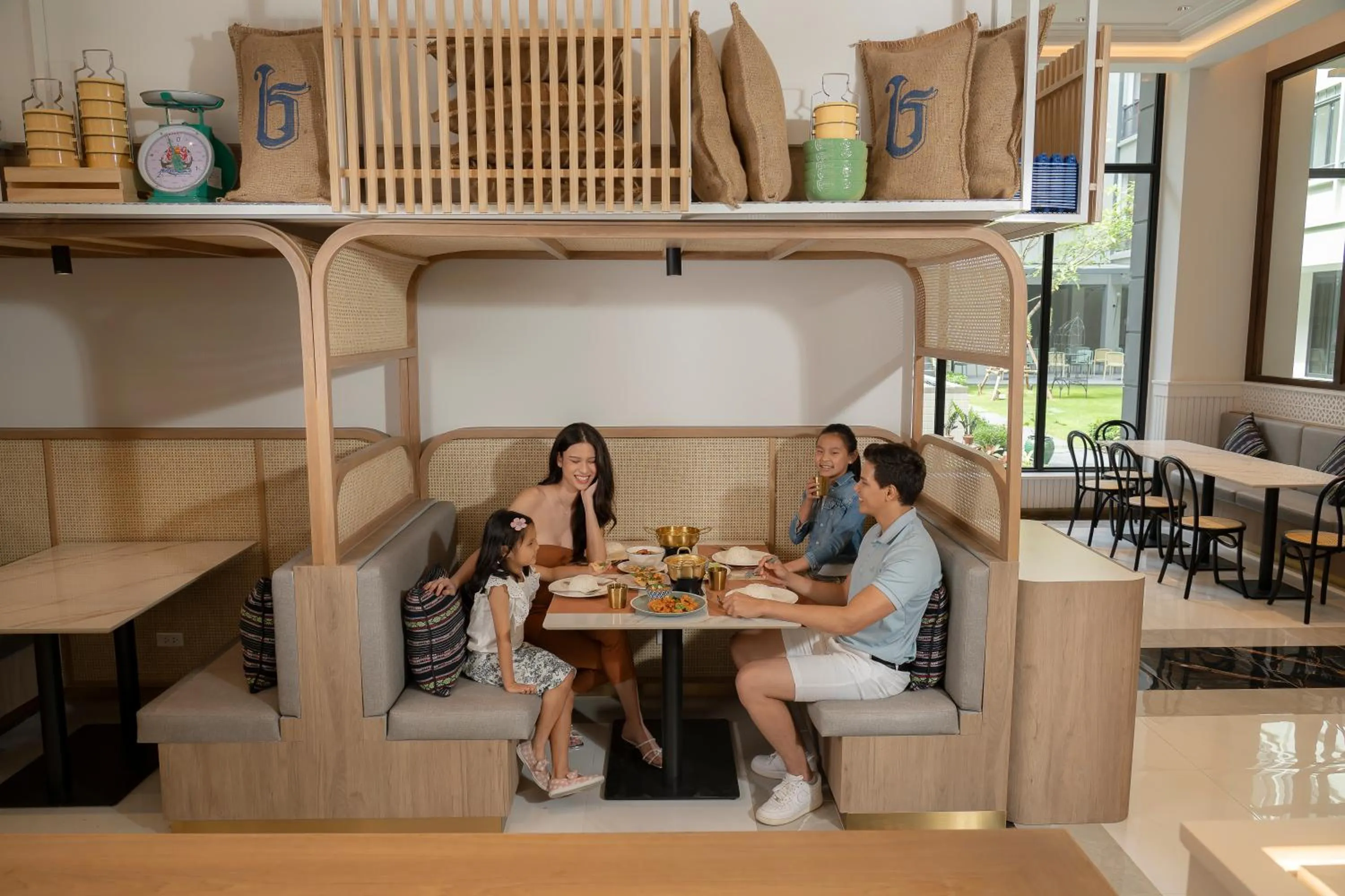 Restaurant/places to eat in Pranakorn Heritage Hotel