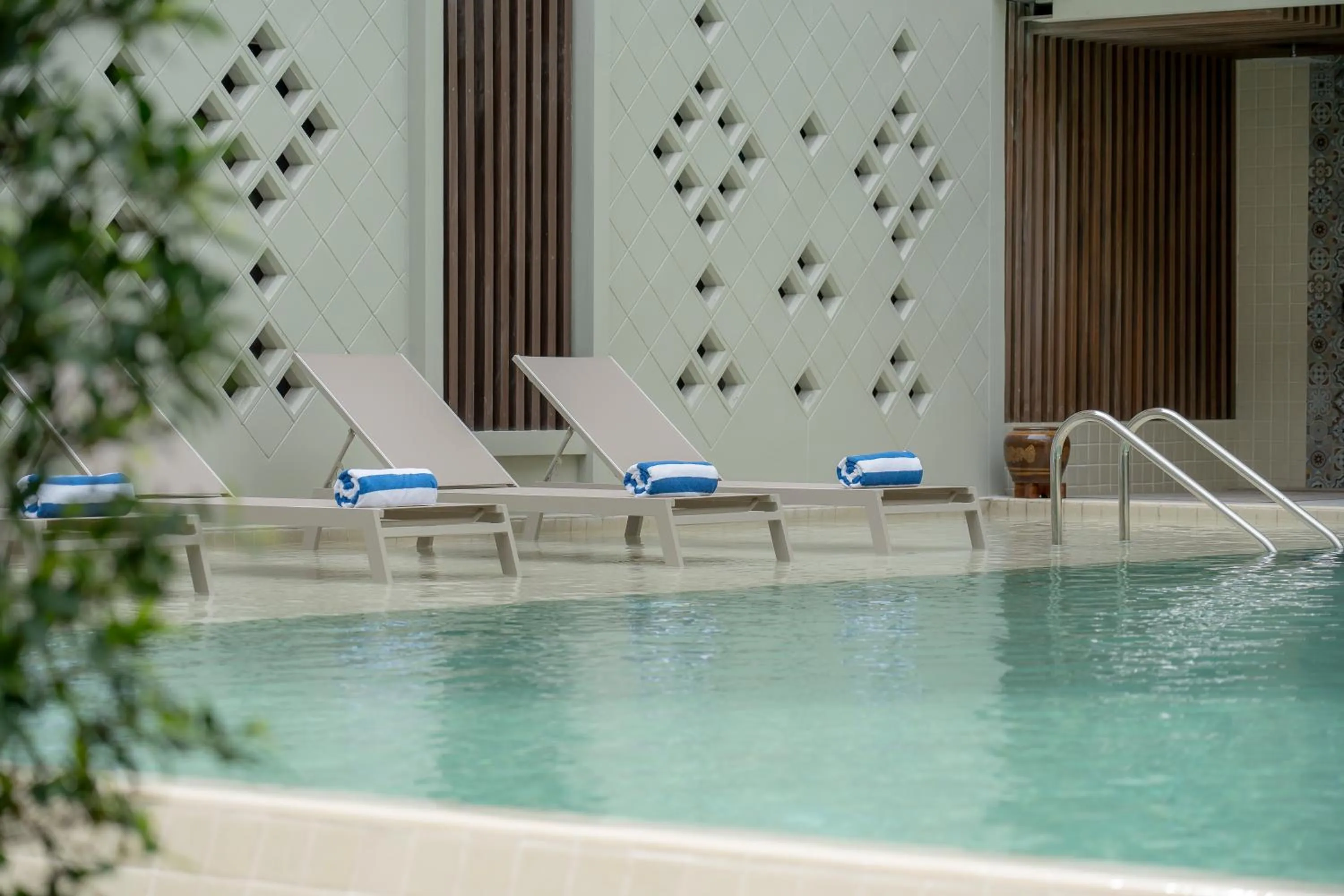 Swimming pool in Pranakorn Heritage Hotel
