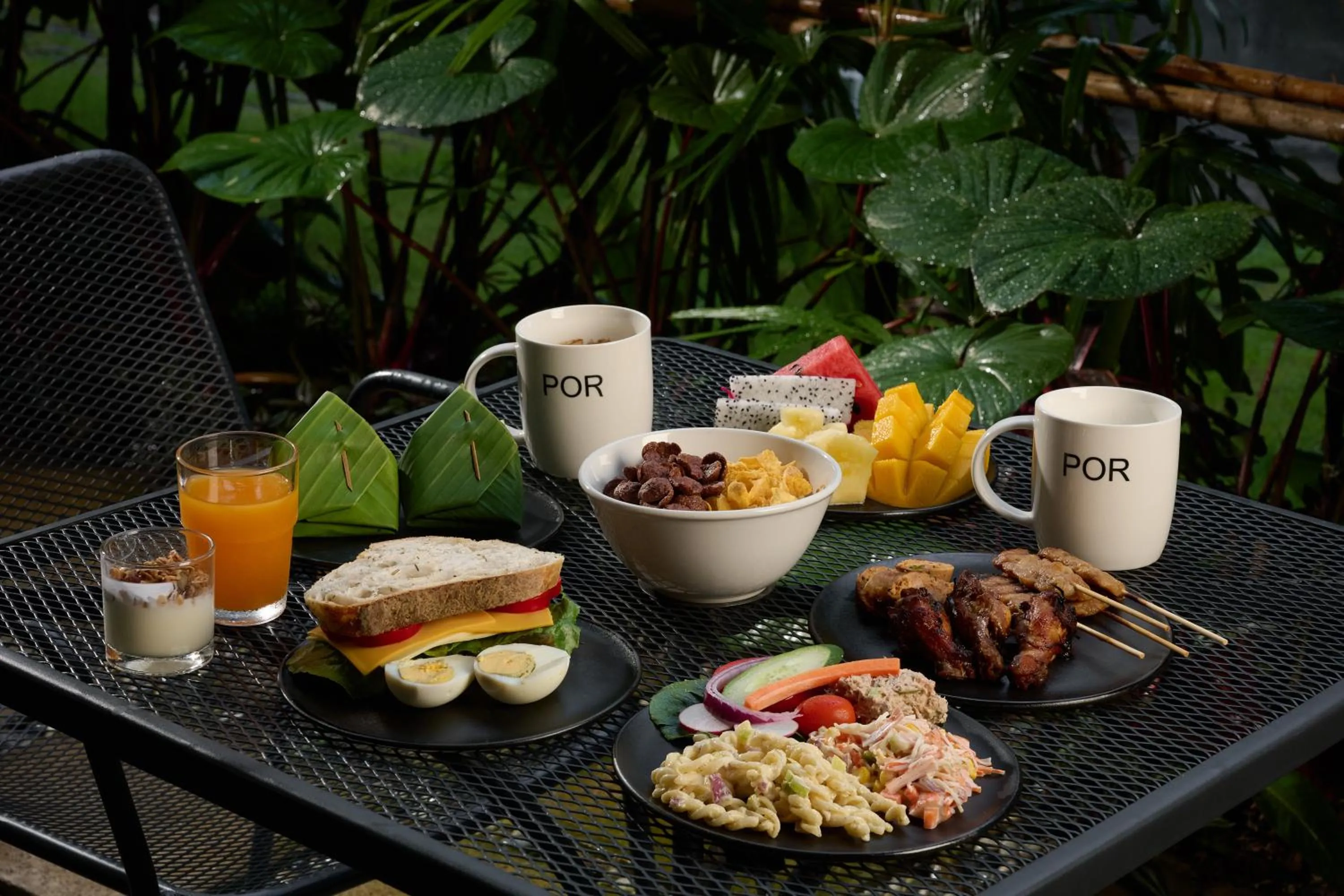 Food and drinks in POR Arak