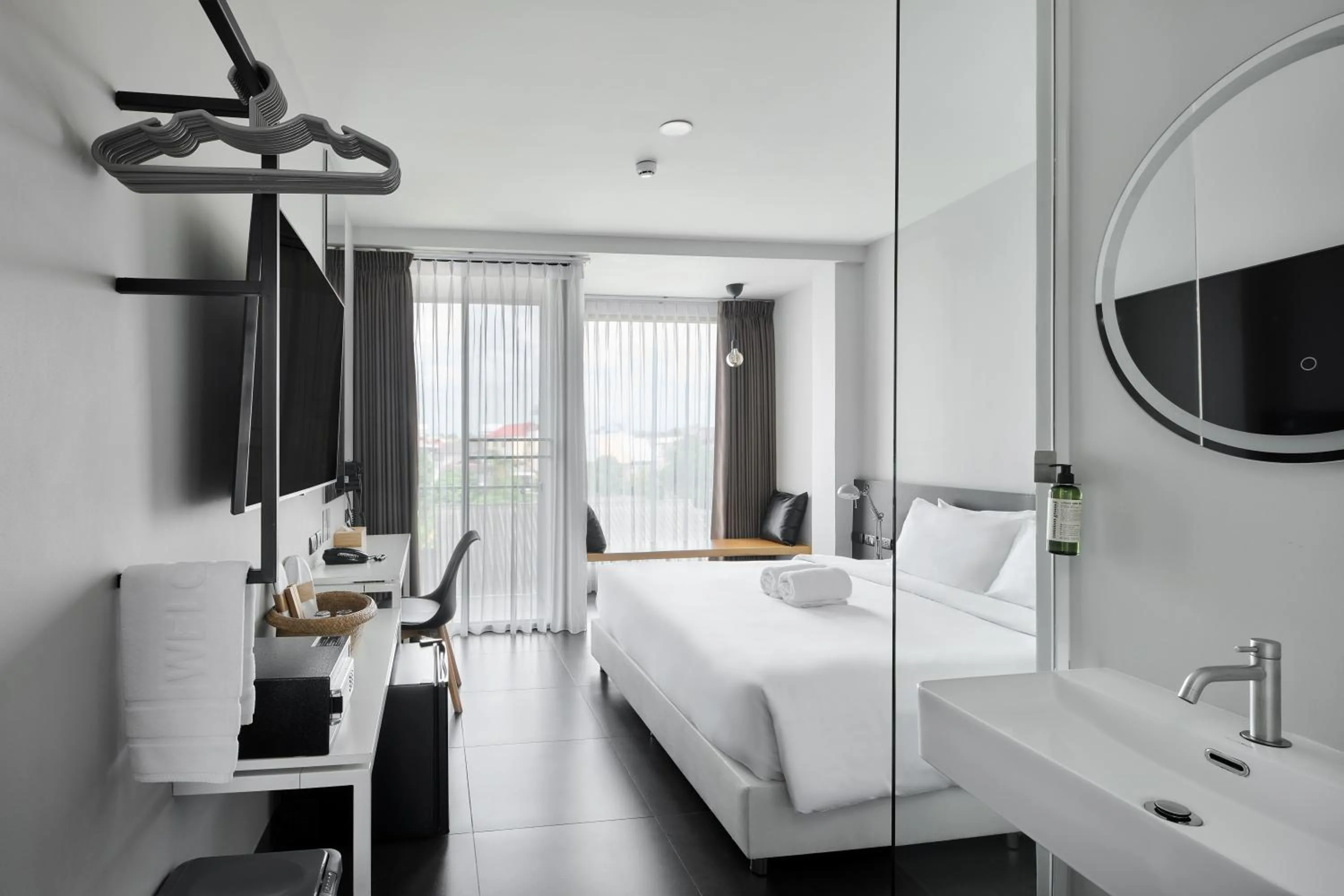 Photo of the whole room, Bed in POR Arak