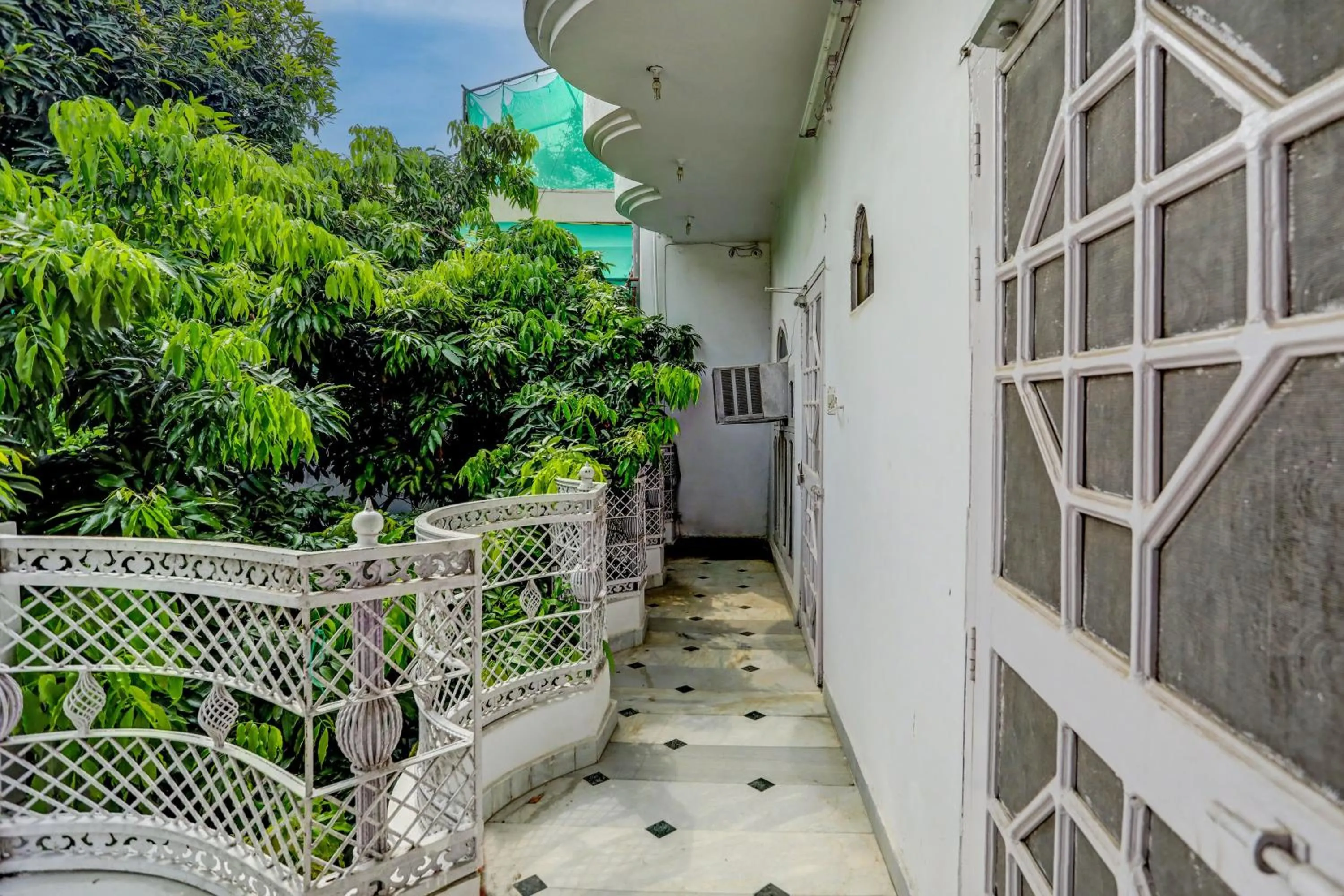 Lobby or reception, Balcony/Terrace in OYO Flagship Rathour Palace