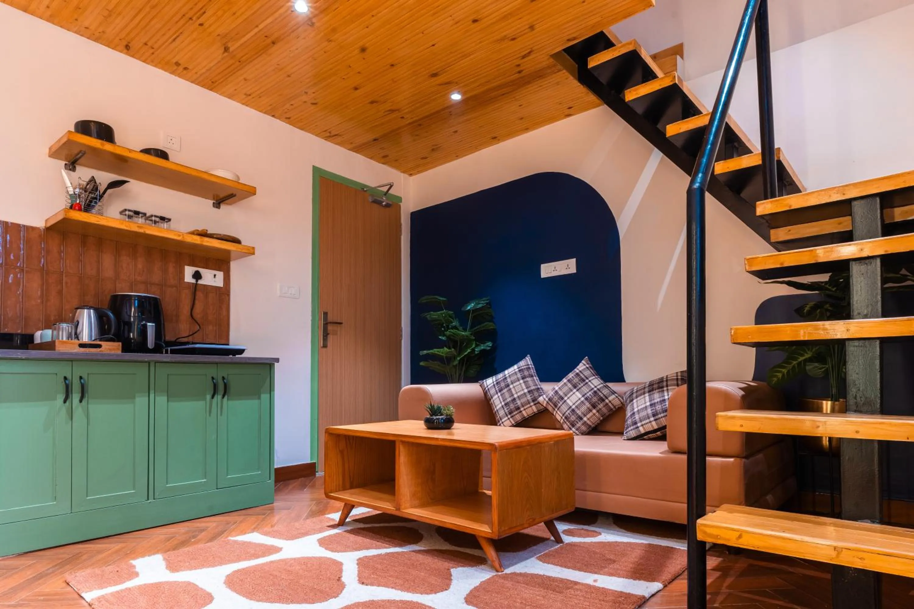 Joey's By The Ganges