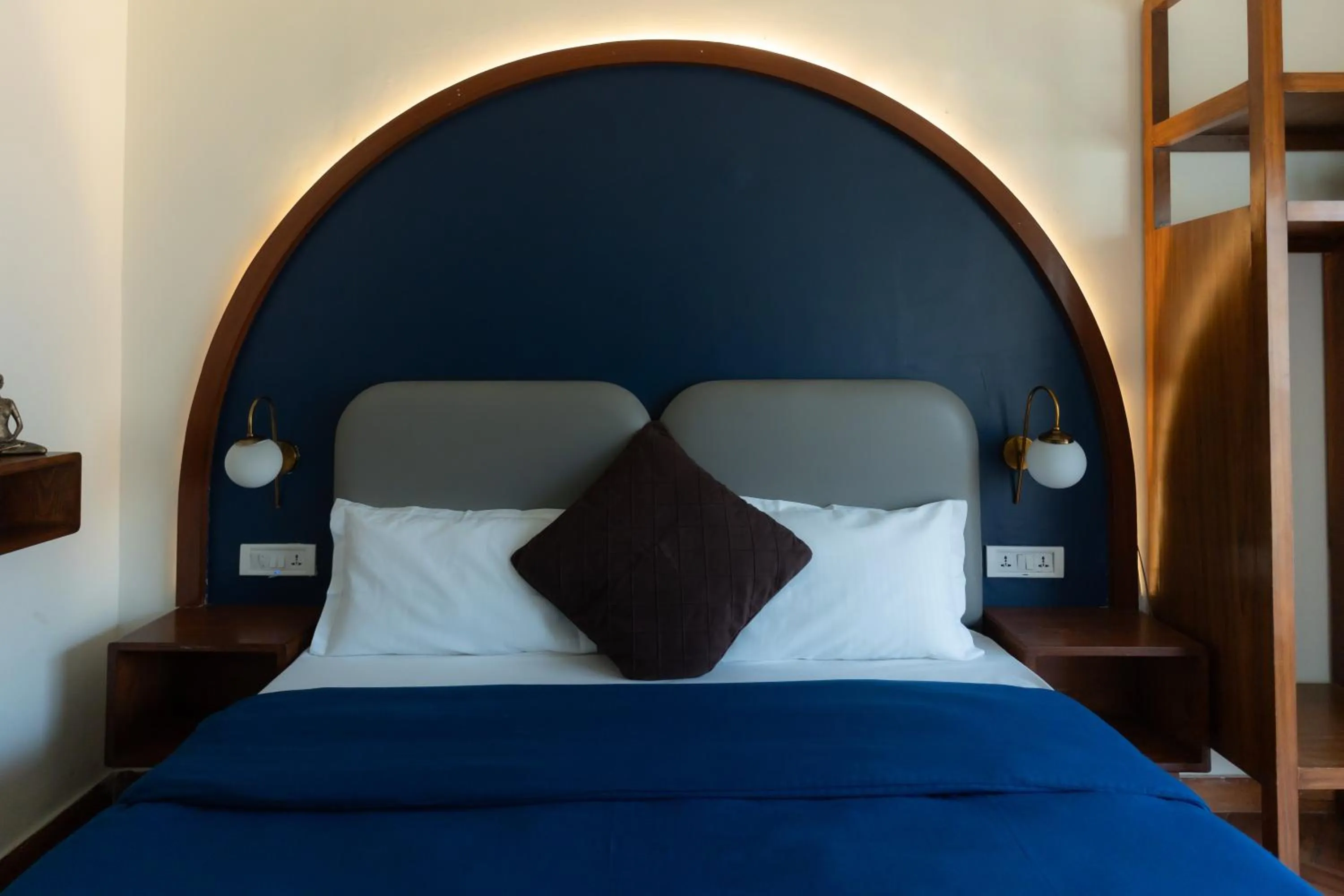 Bed in Joey's By The Ganges