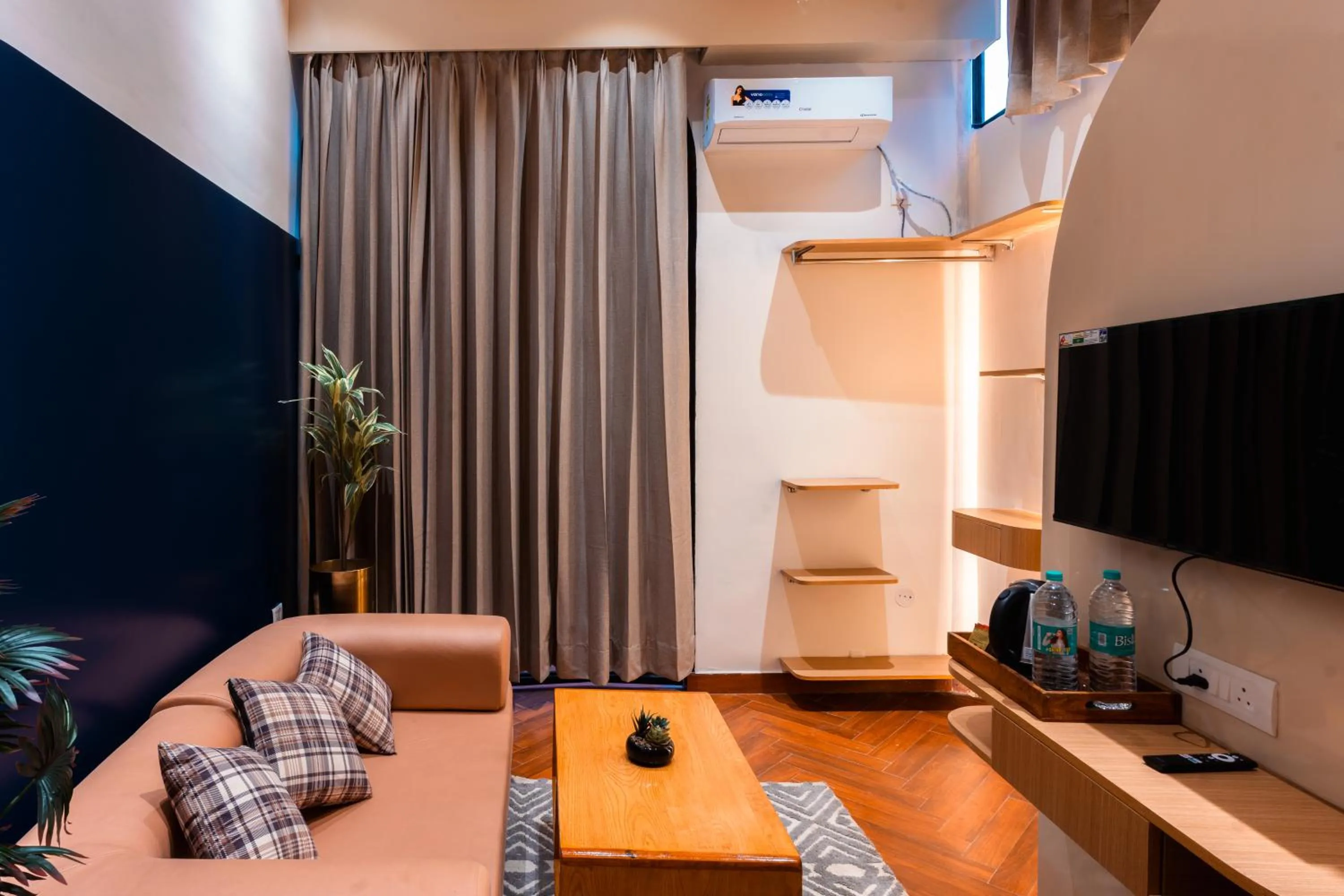 Joey's By The Ganges