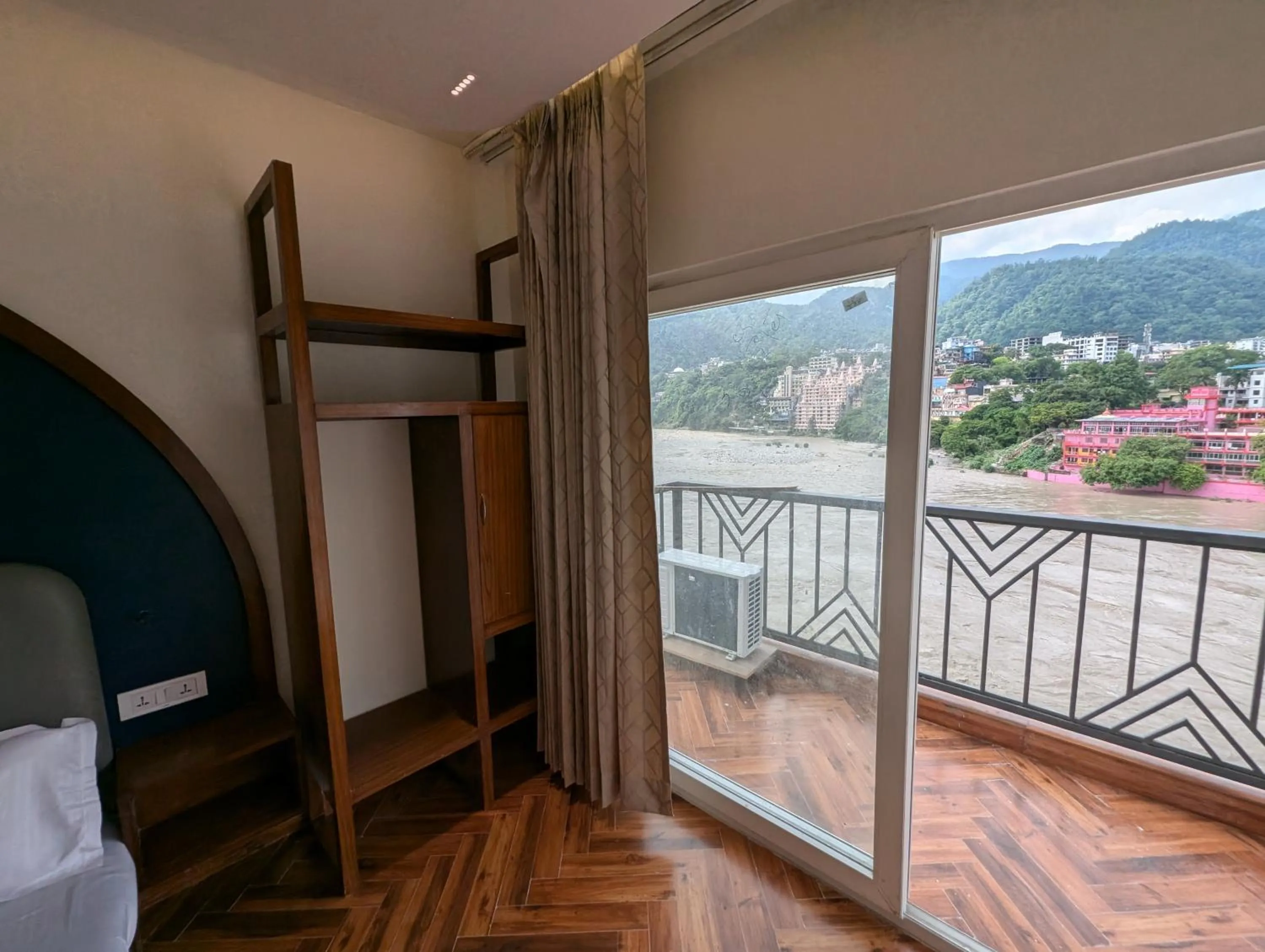 View (from property/room), Bed in Joey's By The Ganges