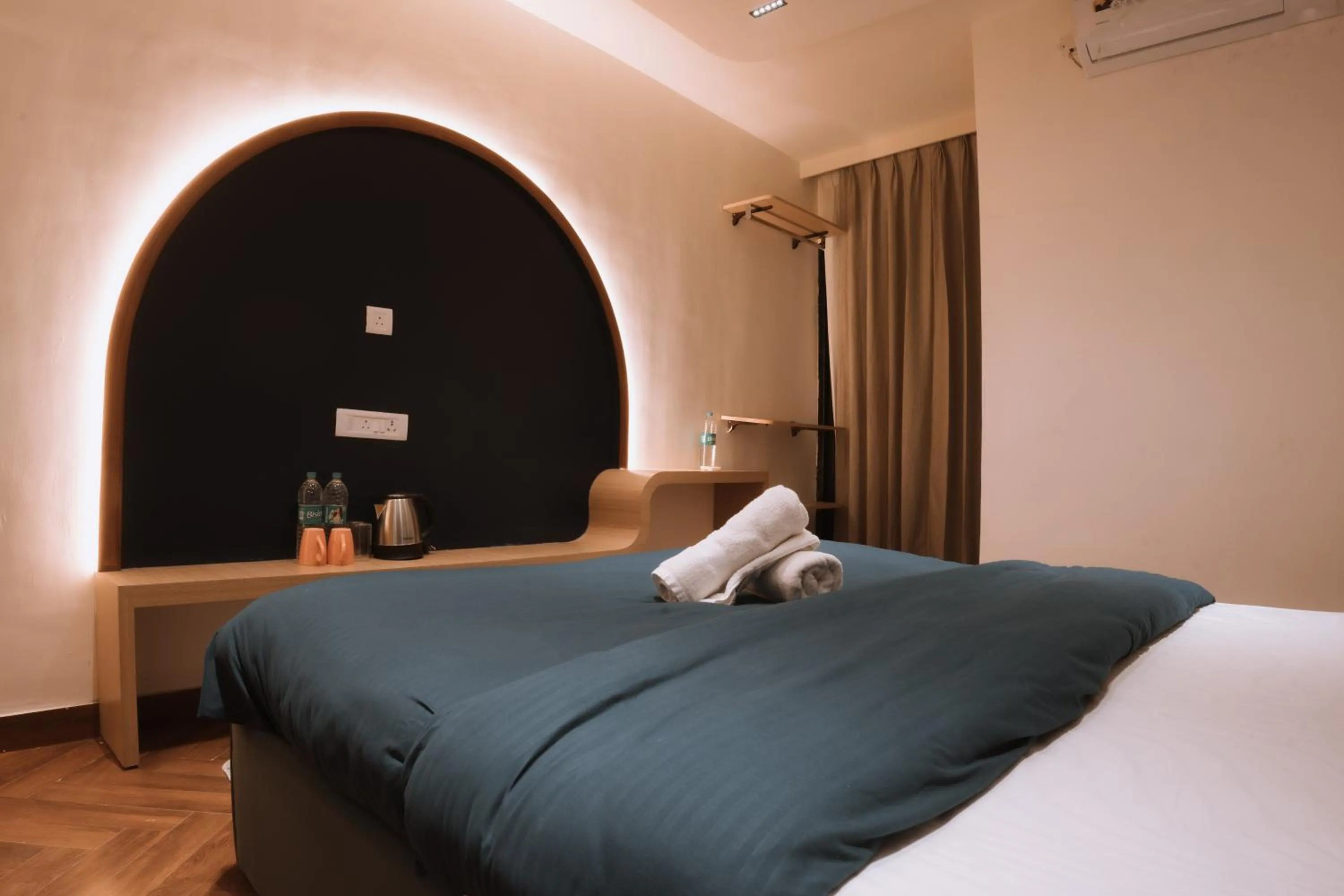 Bed in Joey's By The Ganges