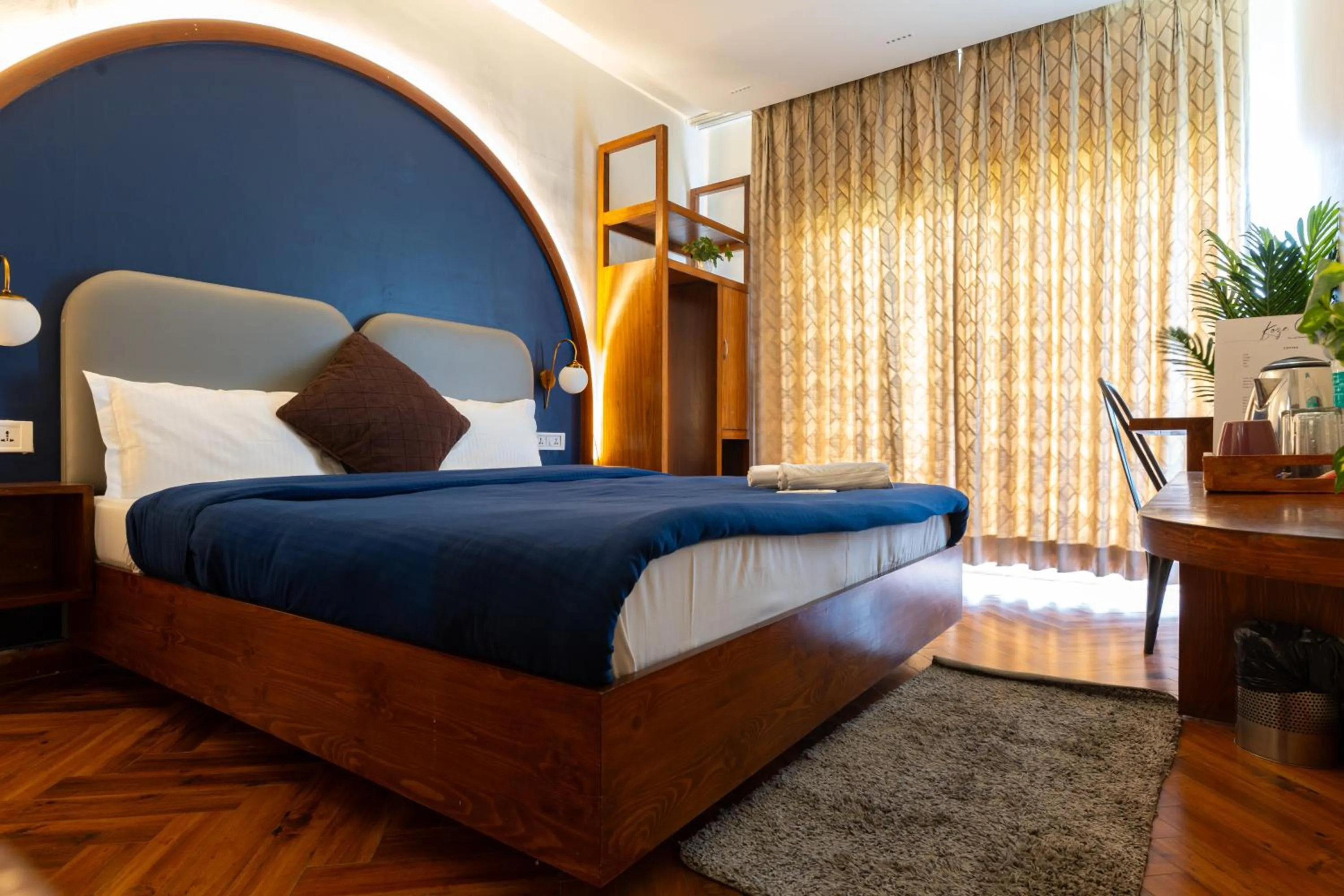 Photo of the whole room, Bed in Joey's By The Ganges