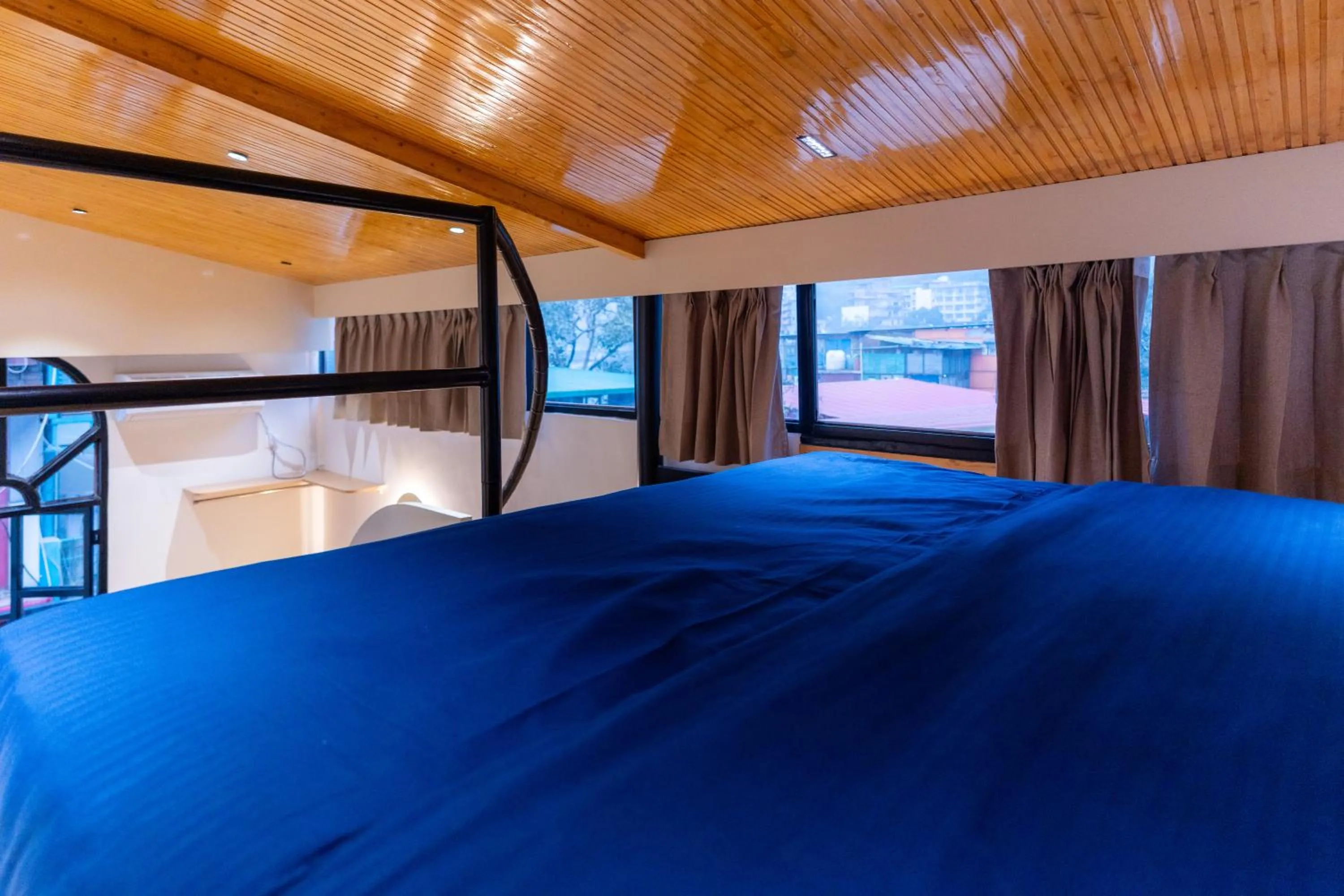 Bed in Joey's By The Ganges