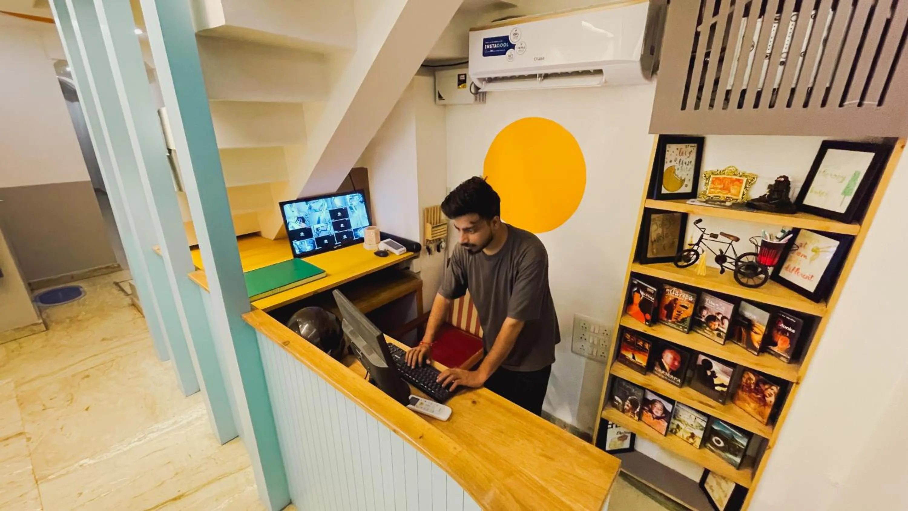 Lobby or reception in Joey's By The Ganges