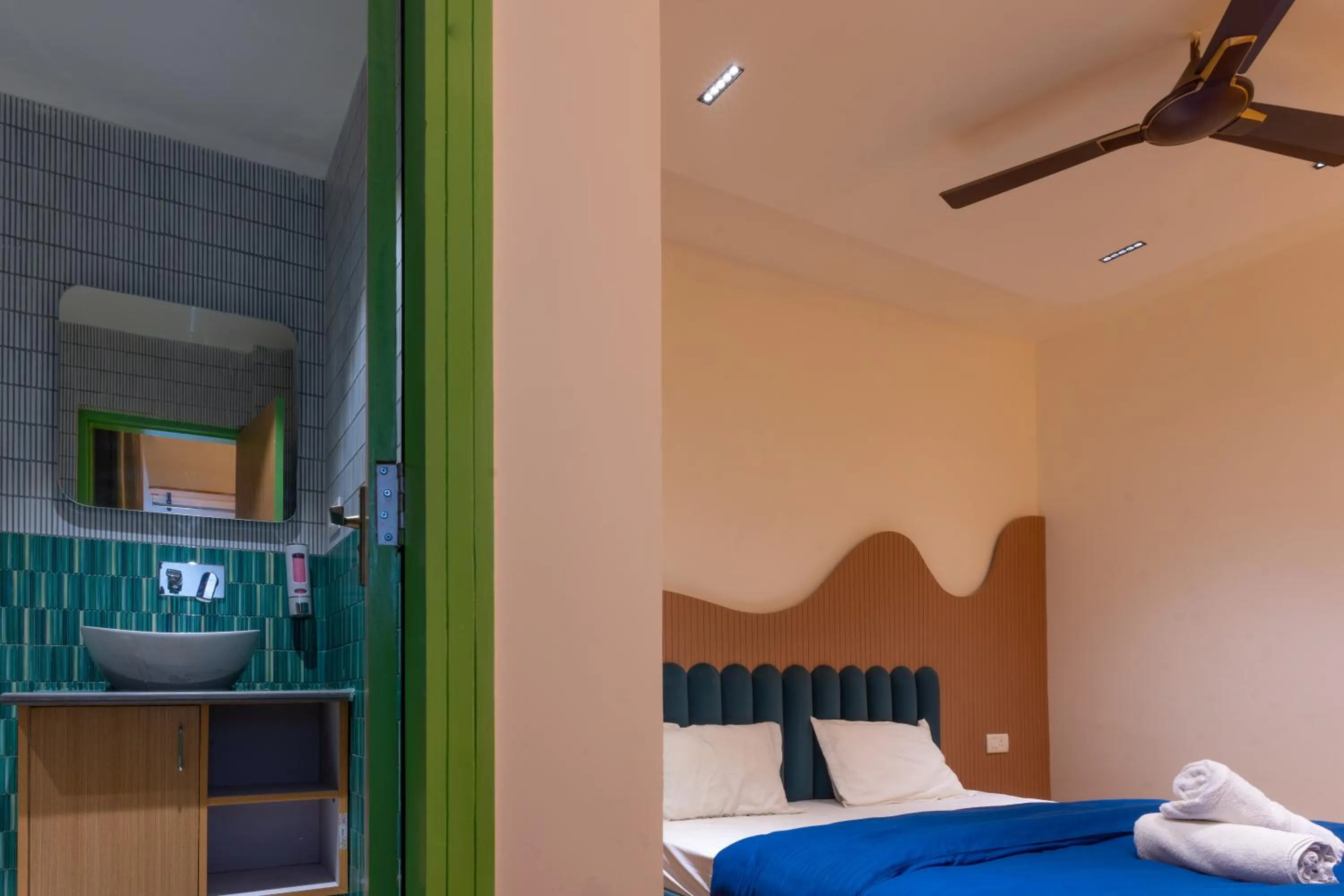 Bed in Joey's By The Ganges