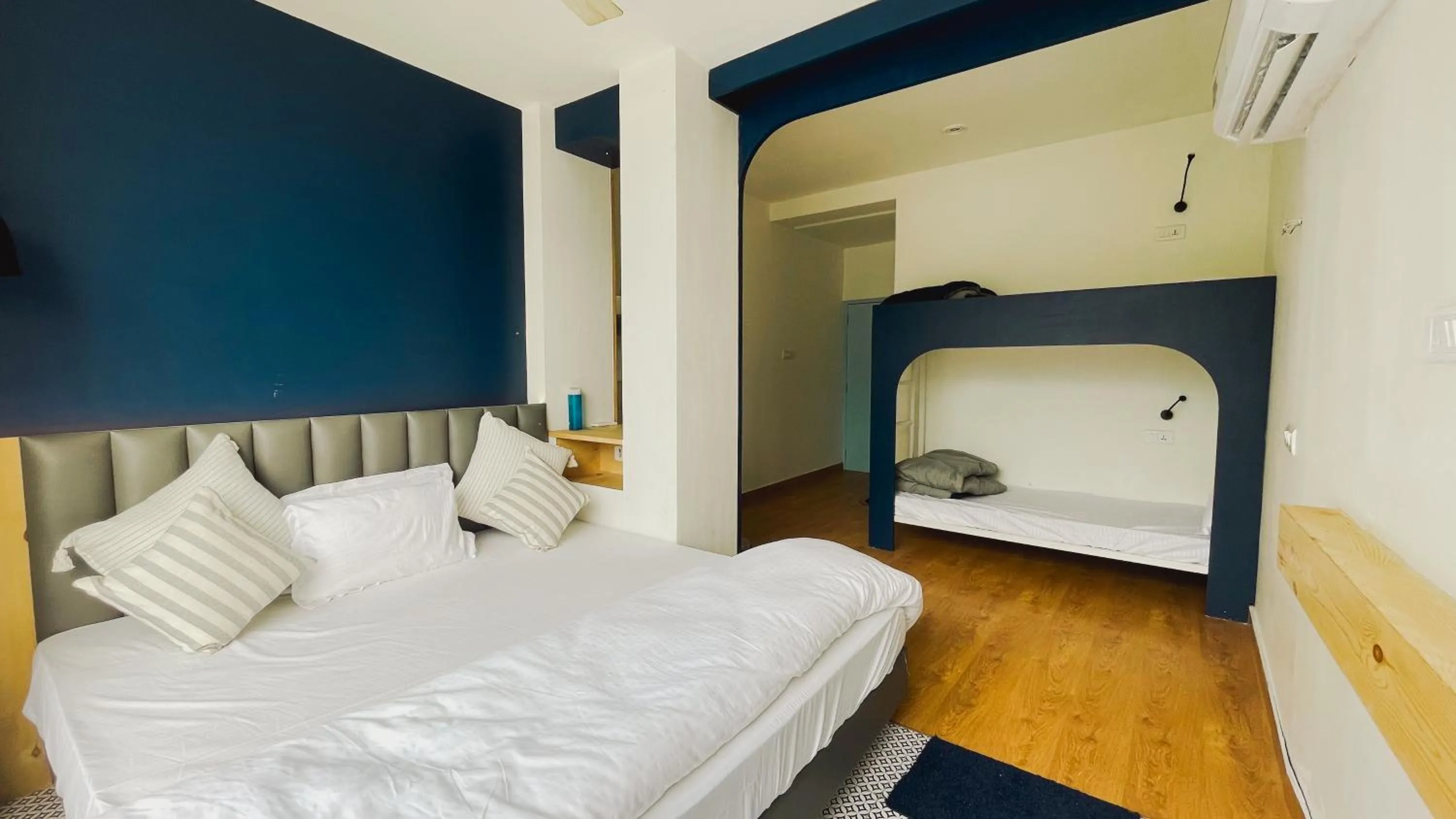 Bed in Joey's By The Ganges