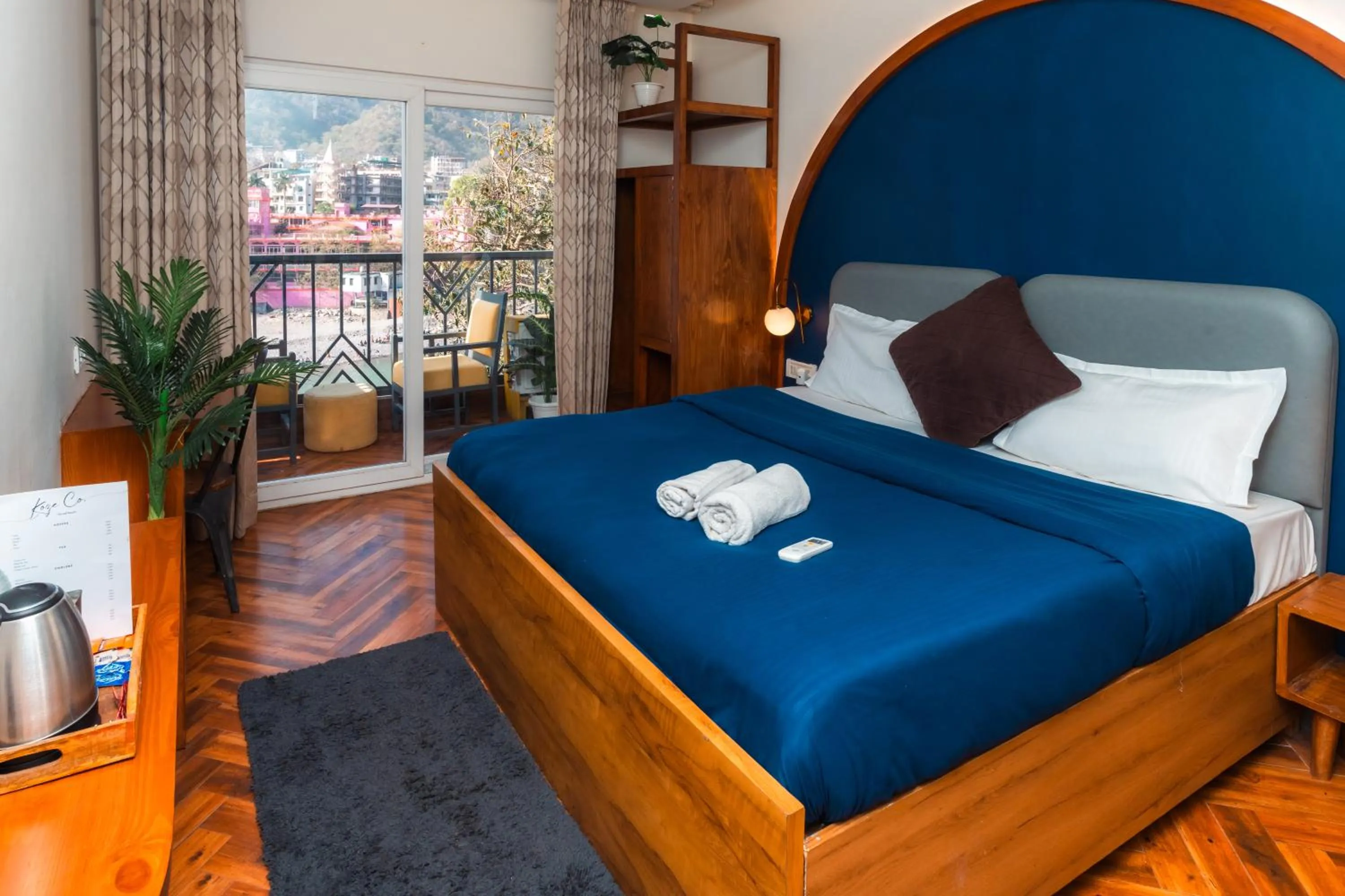 Bed in Joey's By The Ganges