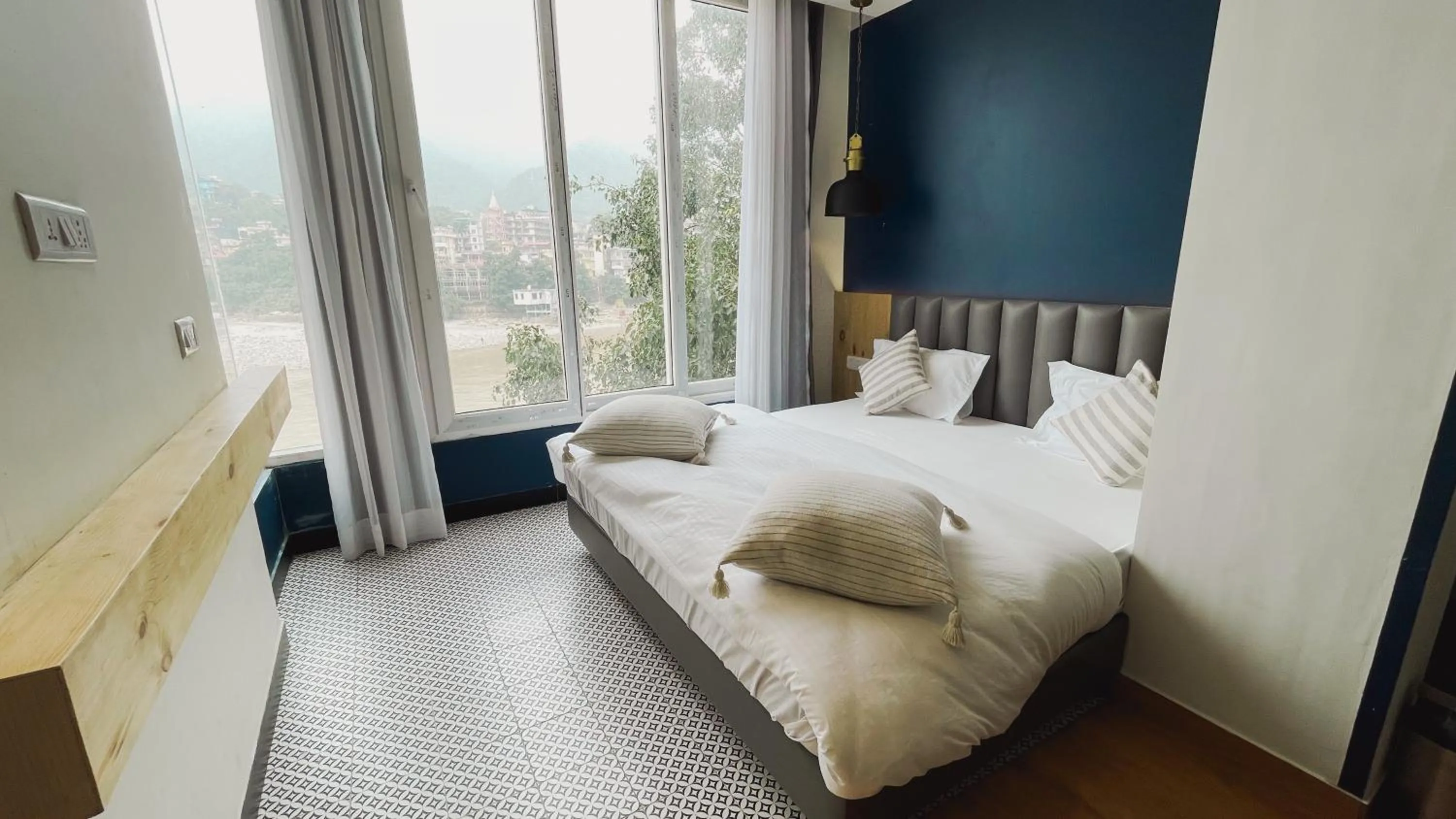 Bed in Joey's By The Ganges