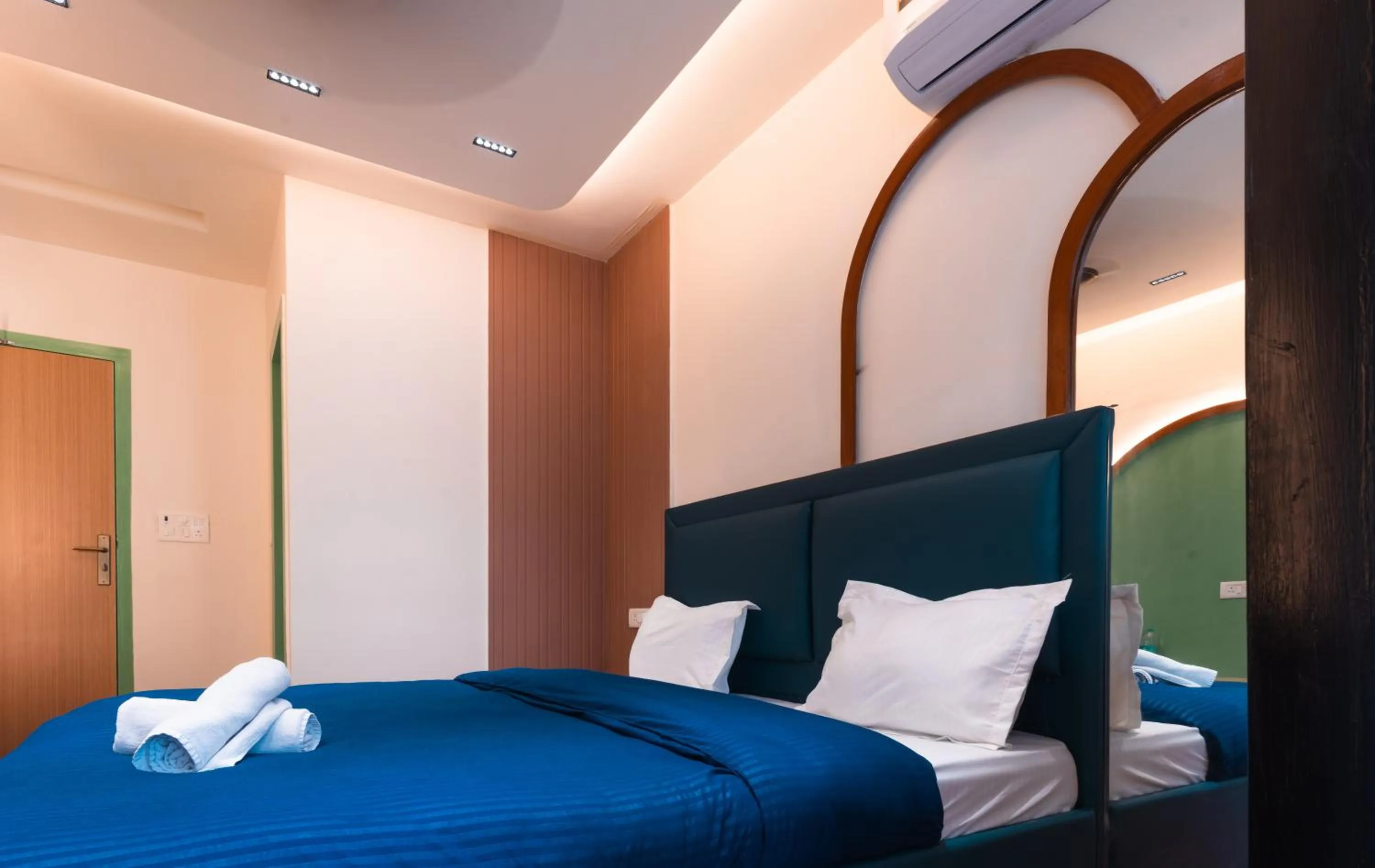 Bed in Joey's By The Ganges