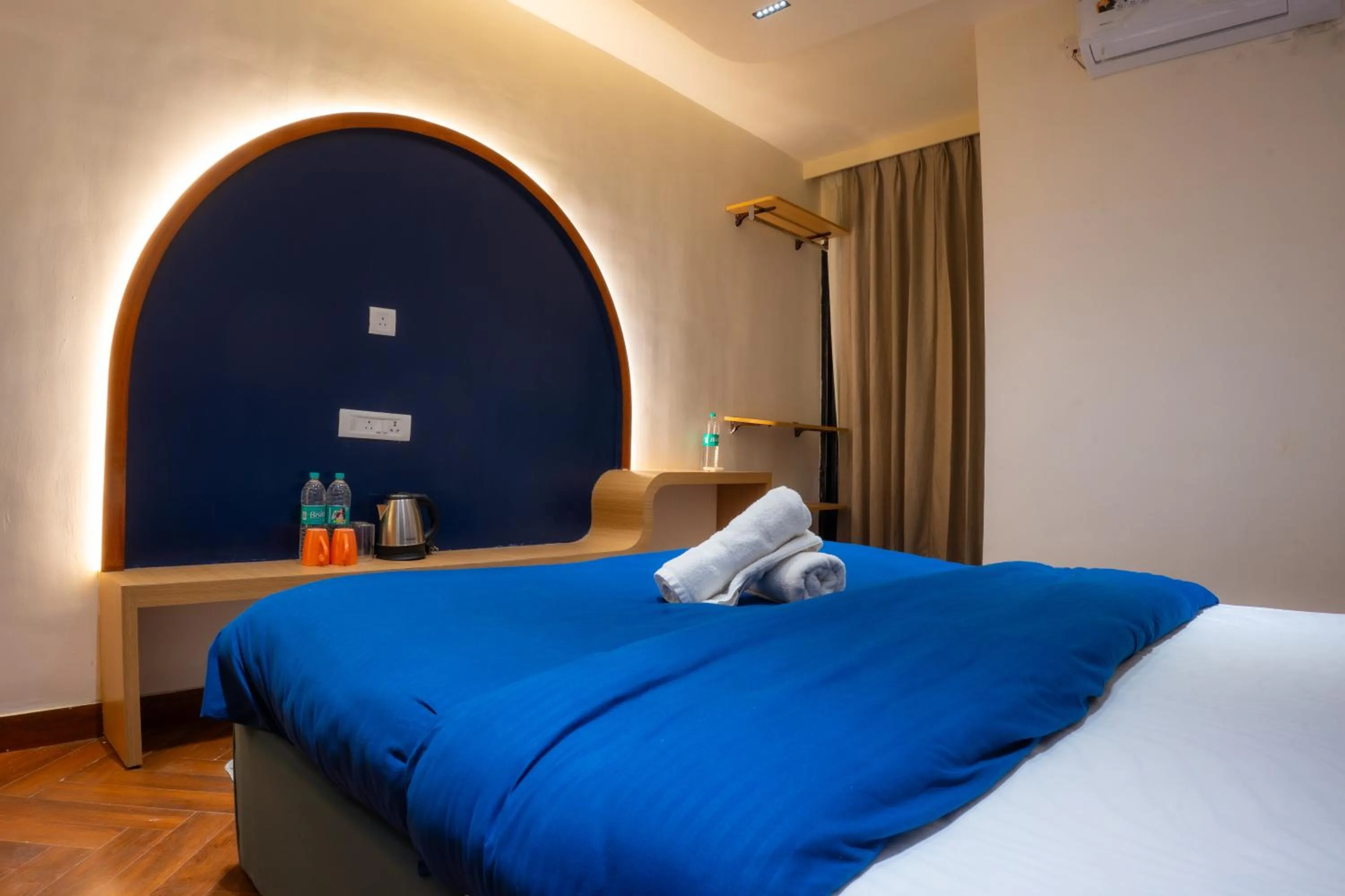 Bed in Joey's By The Ganges