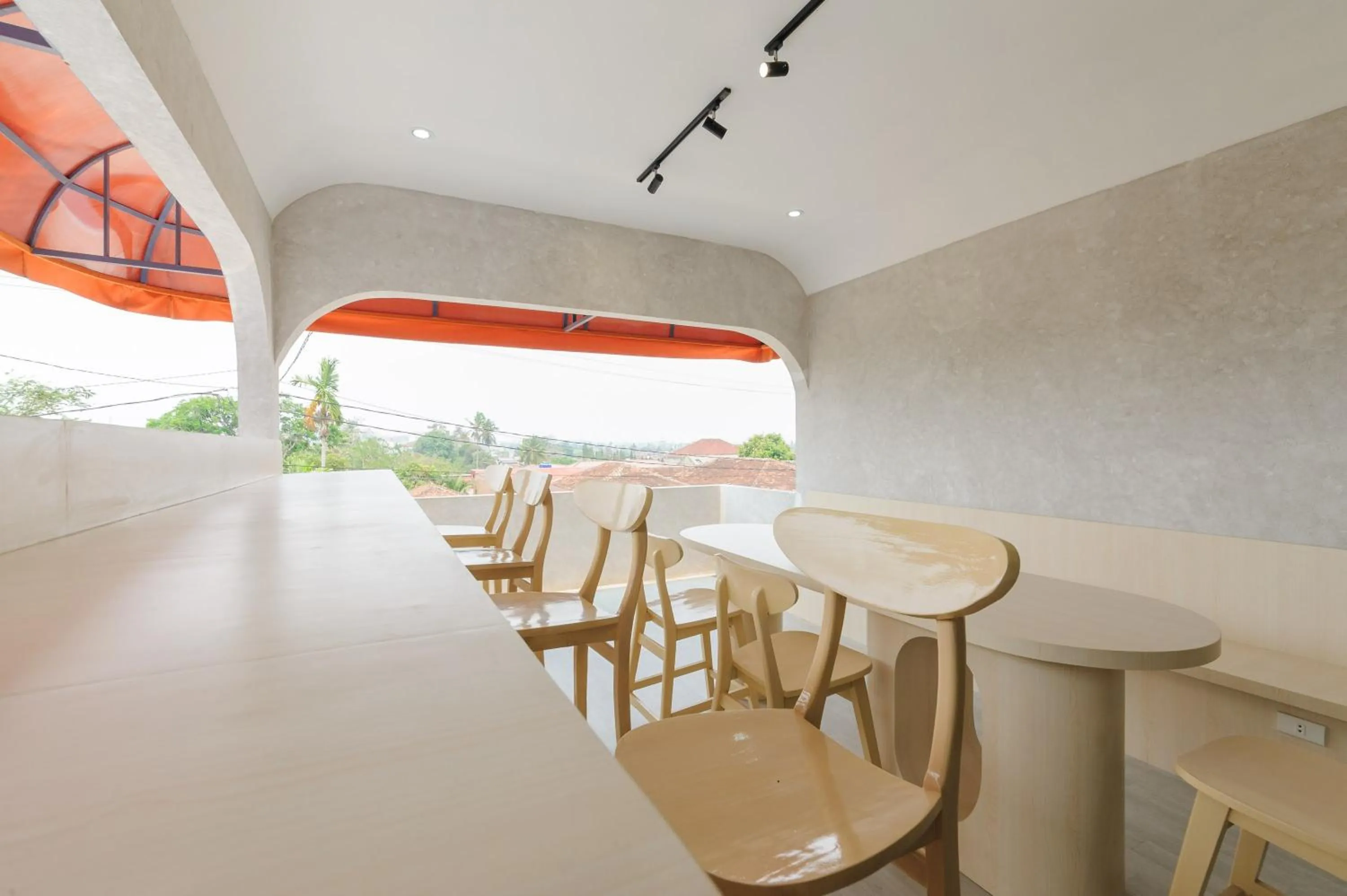 Restaurant/places to eat in RedDoorz Plus Syariah near Mall Boemi Kedaton Lampung