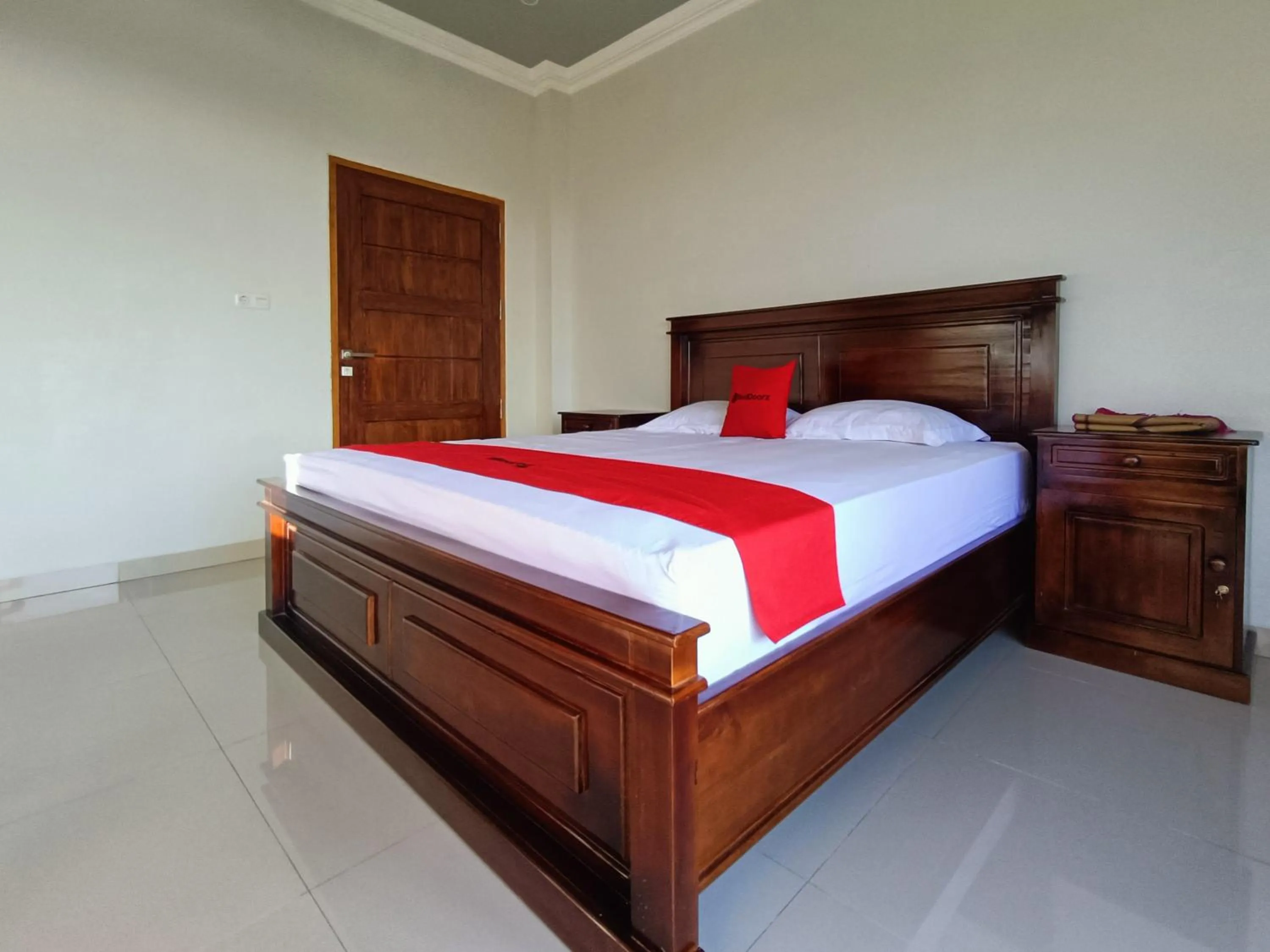 Bed in RedDoorz @ Green Homestay Syariah Baubau