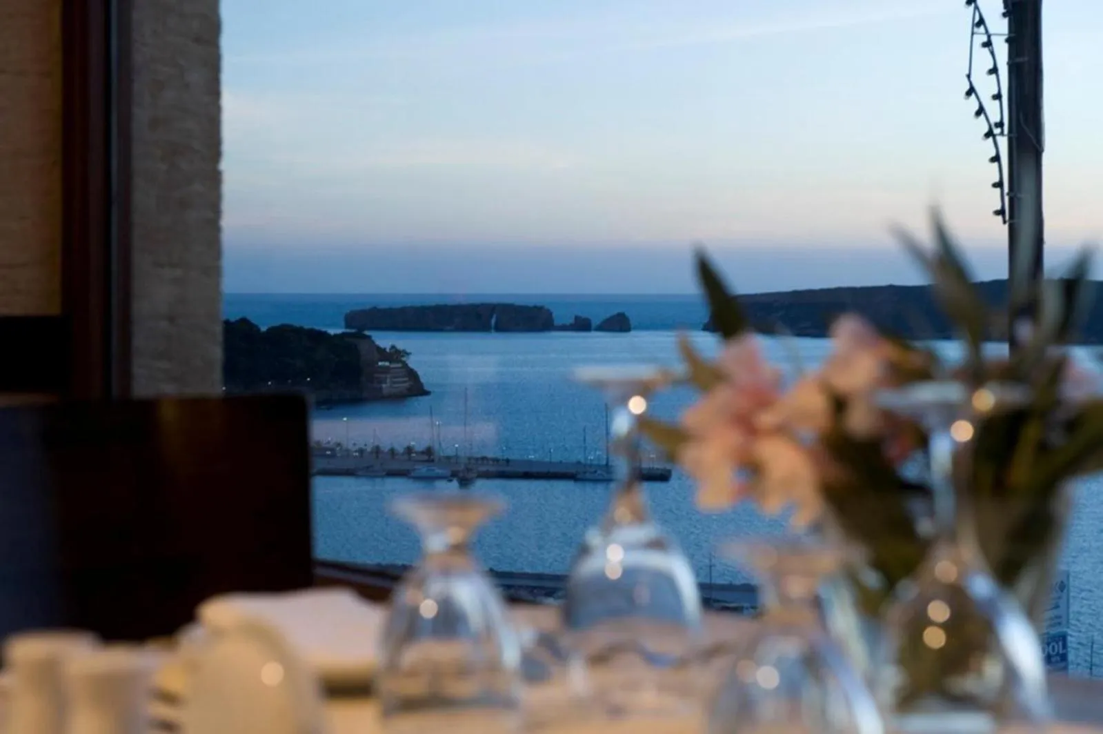 Restaurant/places to eat in Tina's House