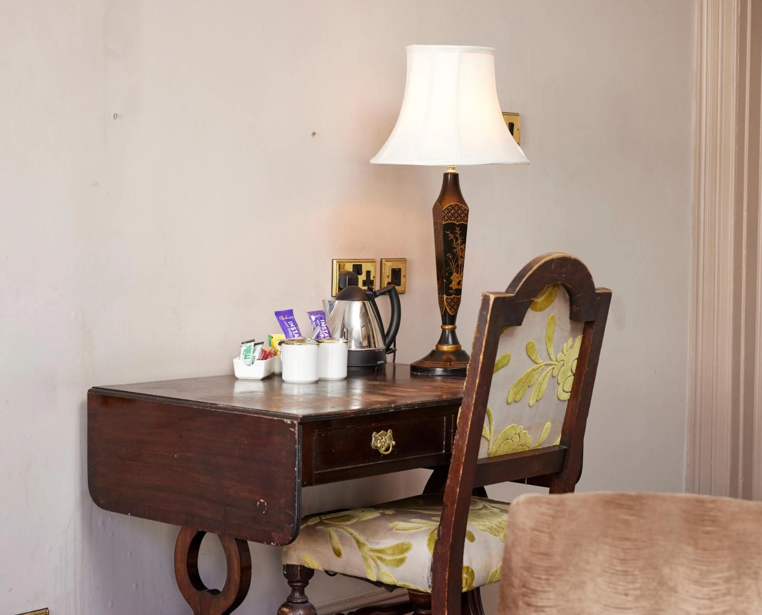 Bedroom in Fountain Inn by Greene King Inns