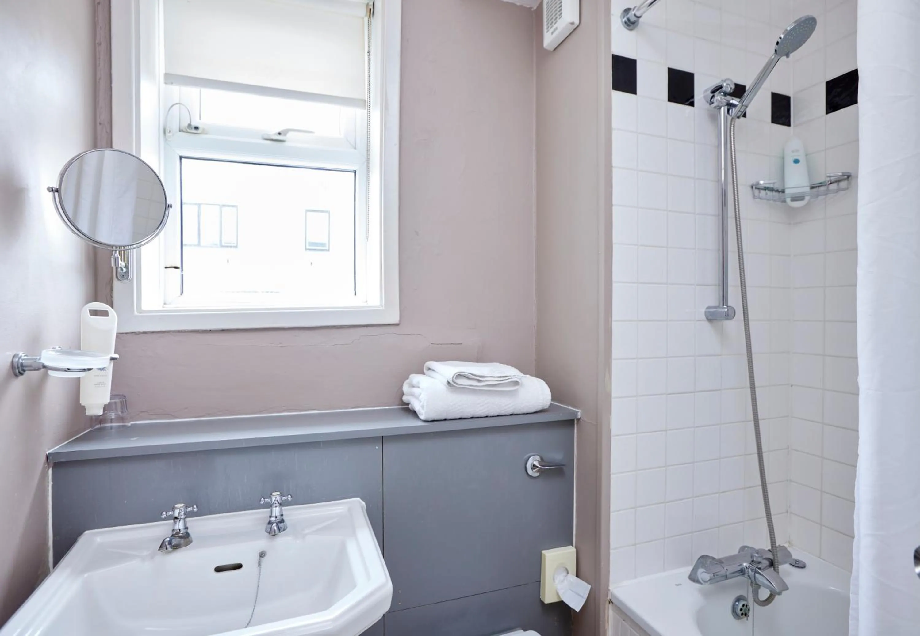 Bathroom in Fountain Inn by Greene King Inns