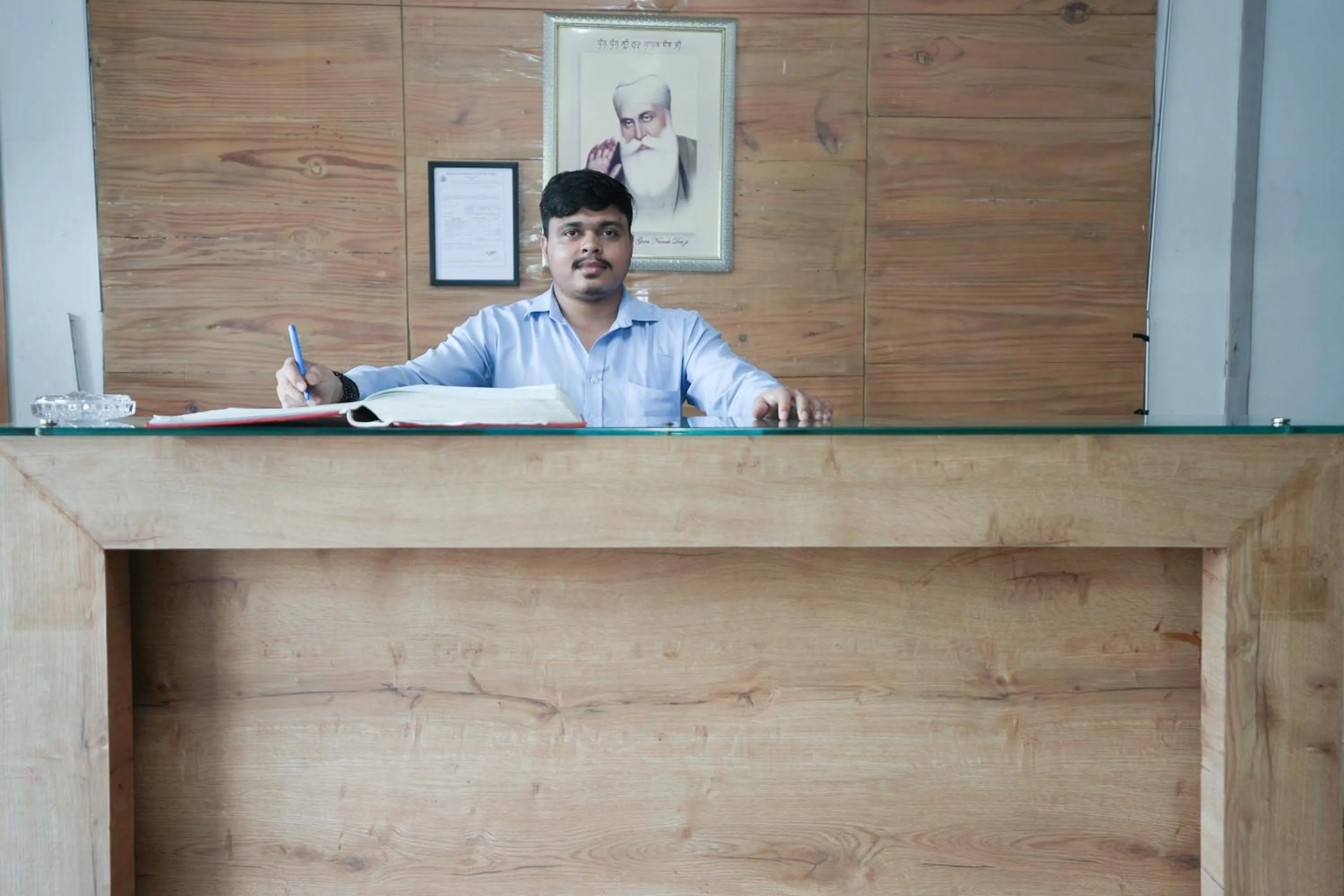 Lobby or reception in Hotel Elegance Nx