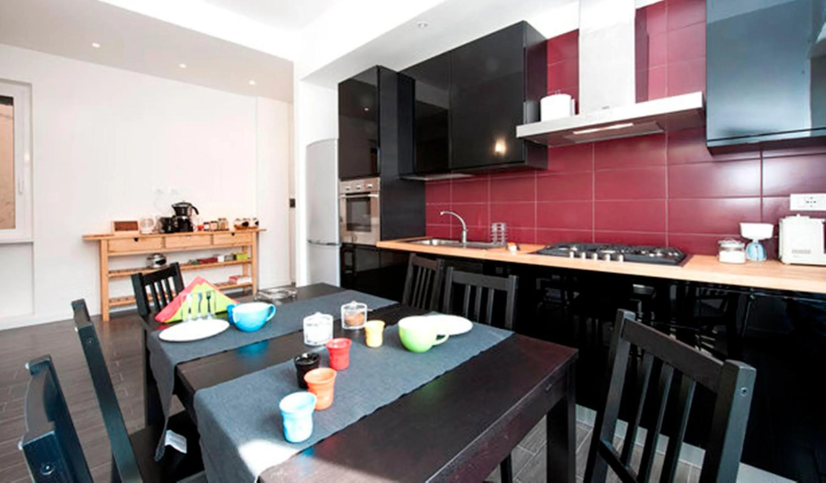 Kitchen or kitchenette in Bed & Puppets