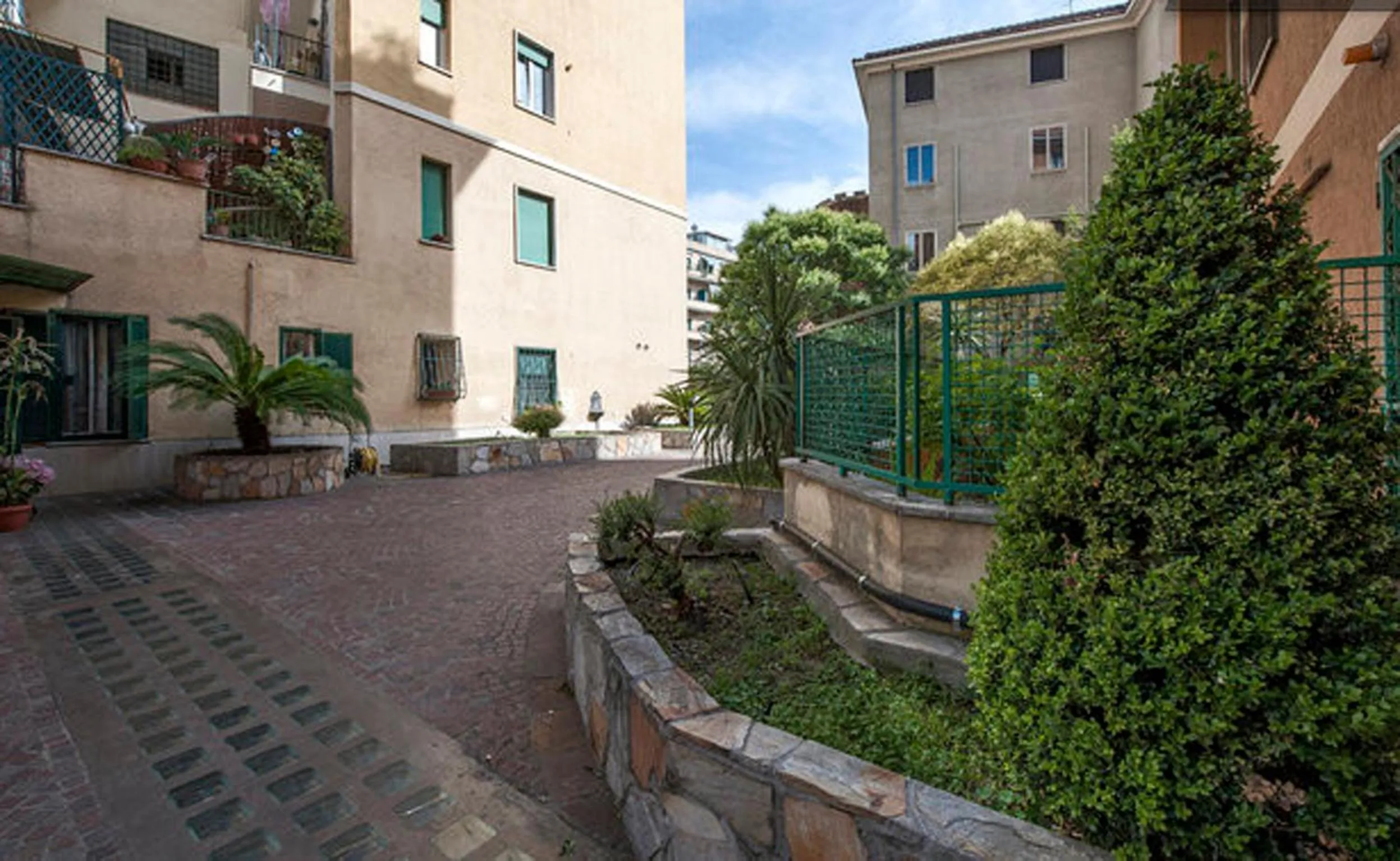 Facade/entrance in Bed & Puppets