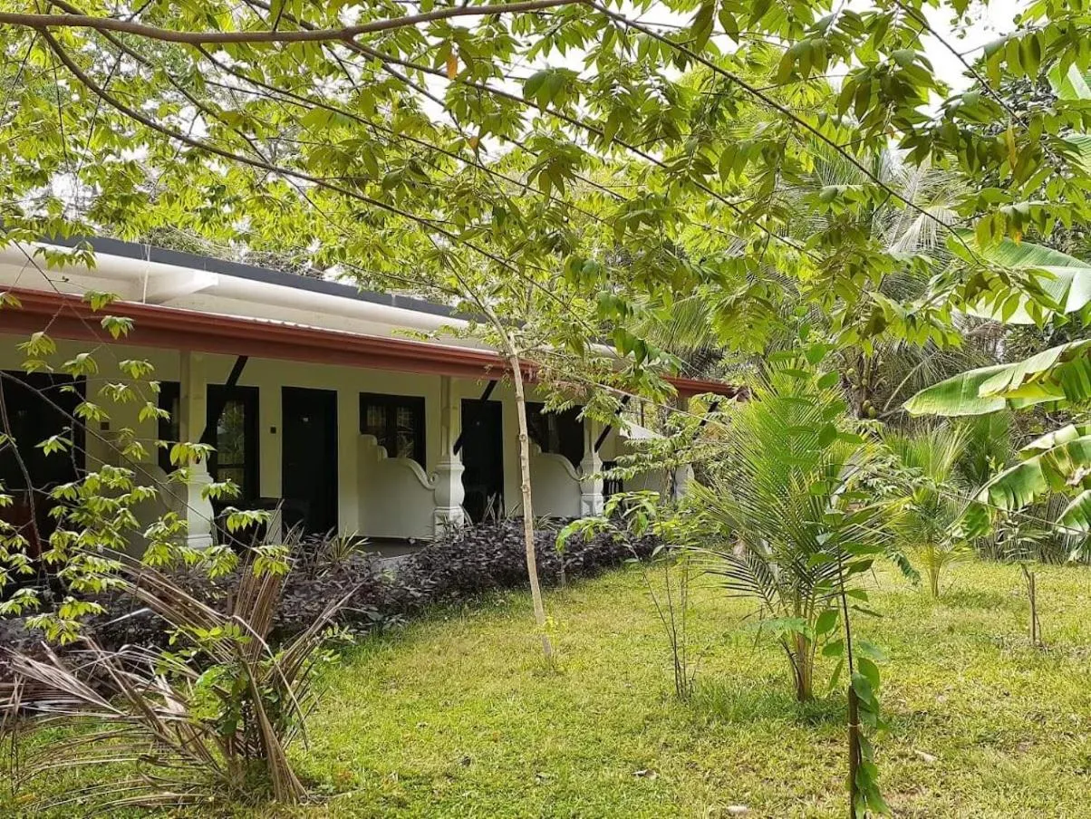 AMRON RESORT SIGIRIYA