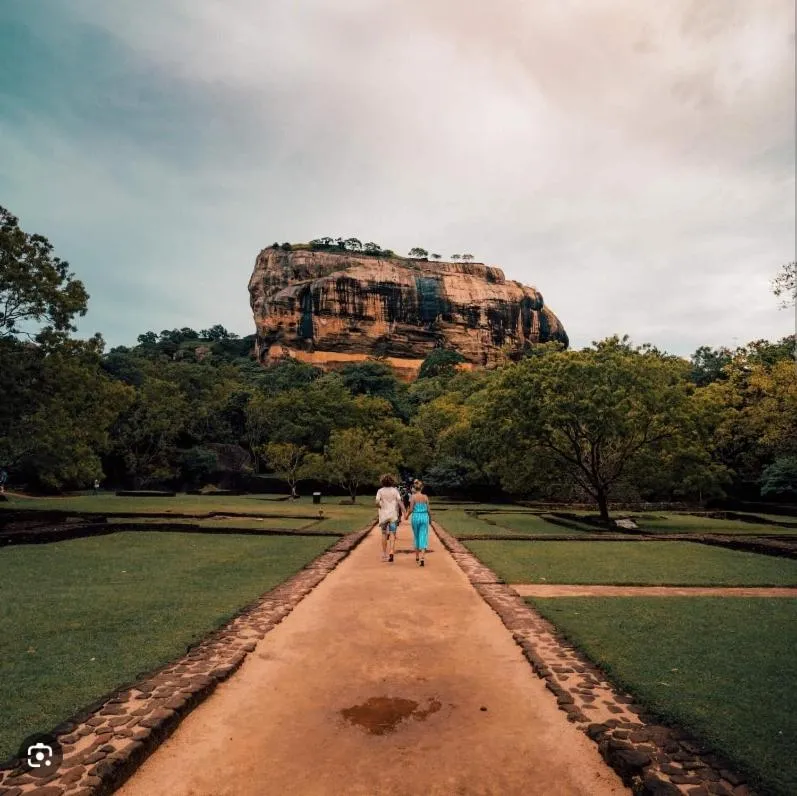 AMRON RESORT SIGIRIYA