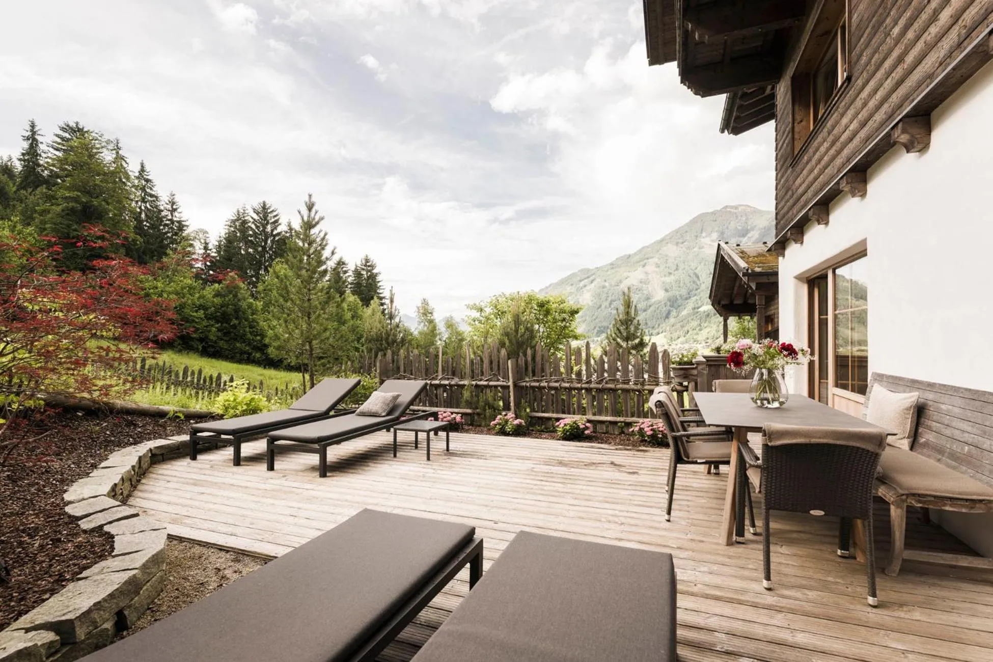 Garden in Das Kaltenbach - ApartHotel