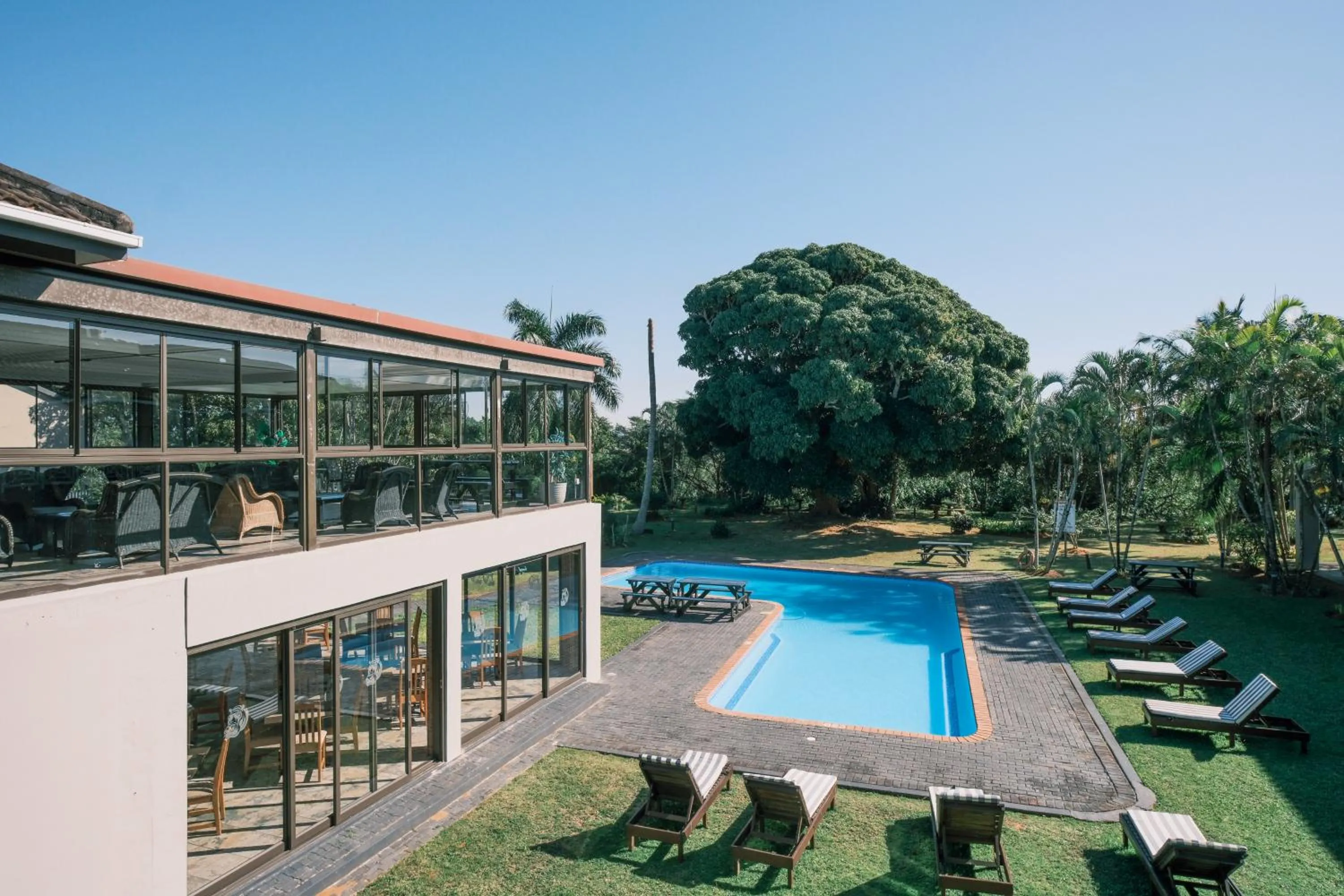 Day in Elephant Lake Hotel