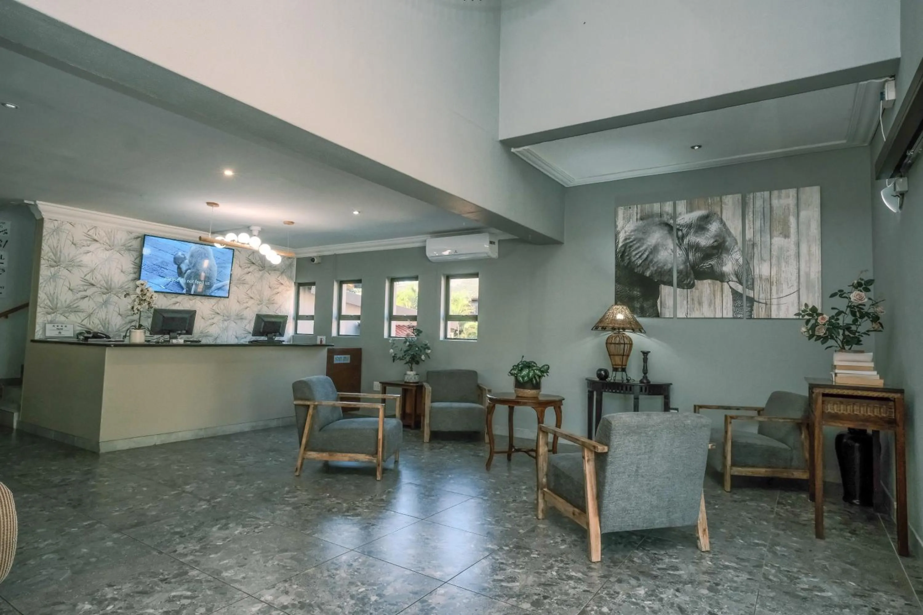 Lobby or reception in Elephant Lake Hotel