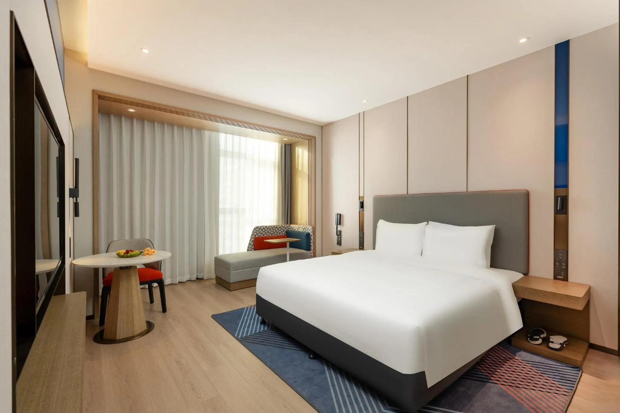 Photo of the whole room, Bed in Holiday Inn Express Suzhou Bay by IHG