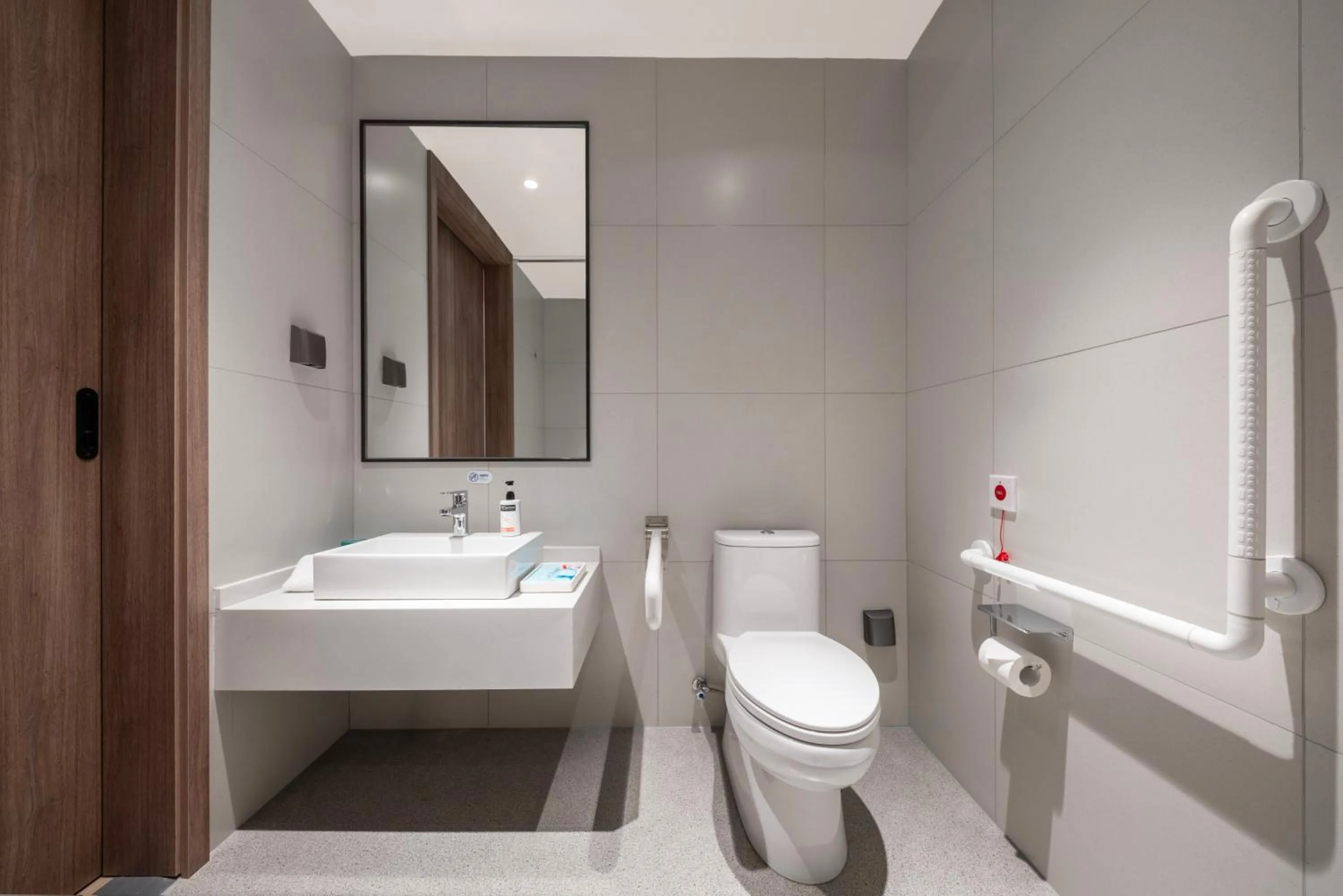 Toilet in Holiday Inn Express Mianyang Sci-Tech City by IHG