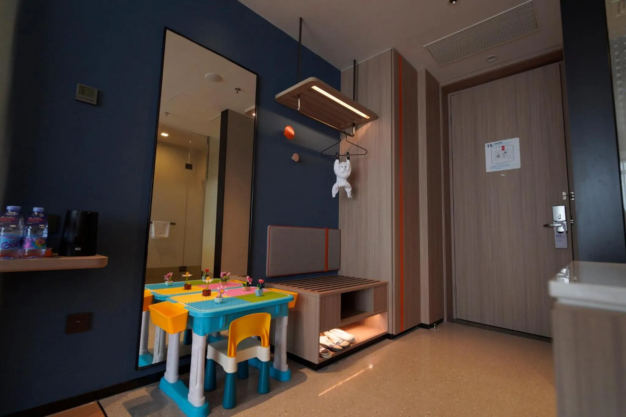 Photo of the whole room in Holiday Inn Express Shantou Chenghai