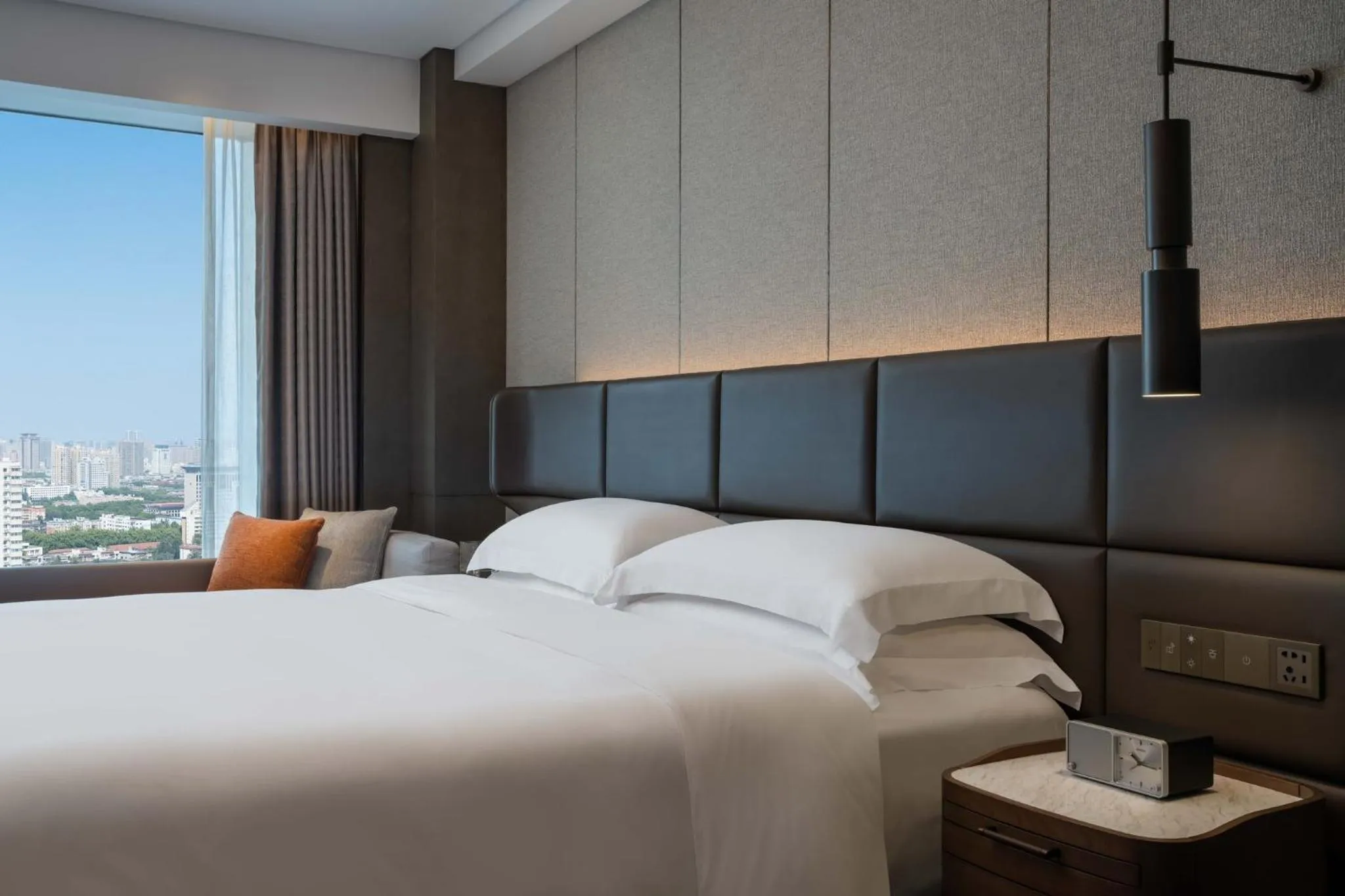 Photo of the whole room, Bed in InterContinental Hotels Zhengzhou