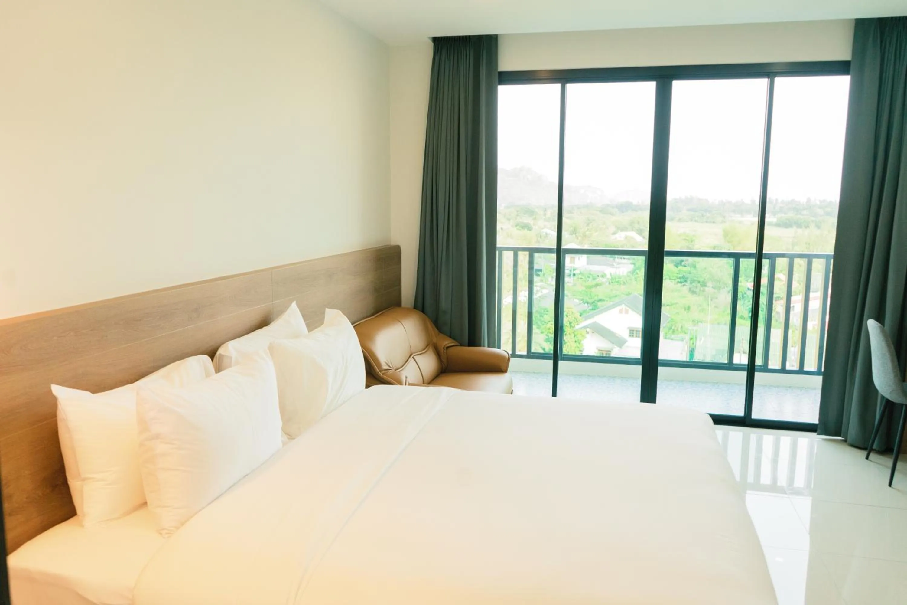 Bed in Mountain&Sea Hotel Prachuap