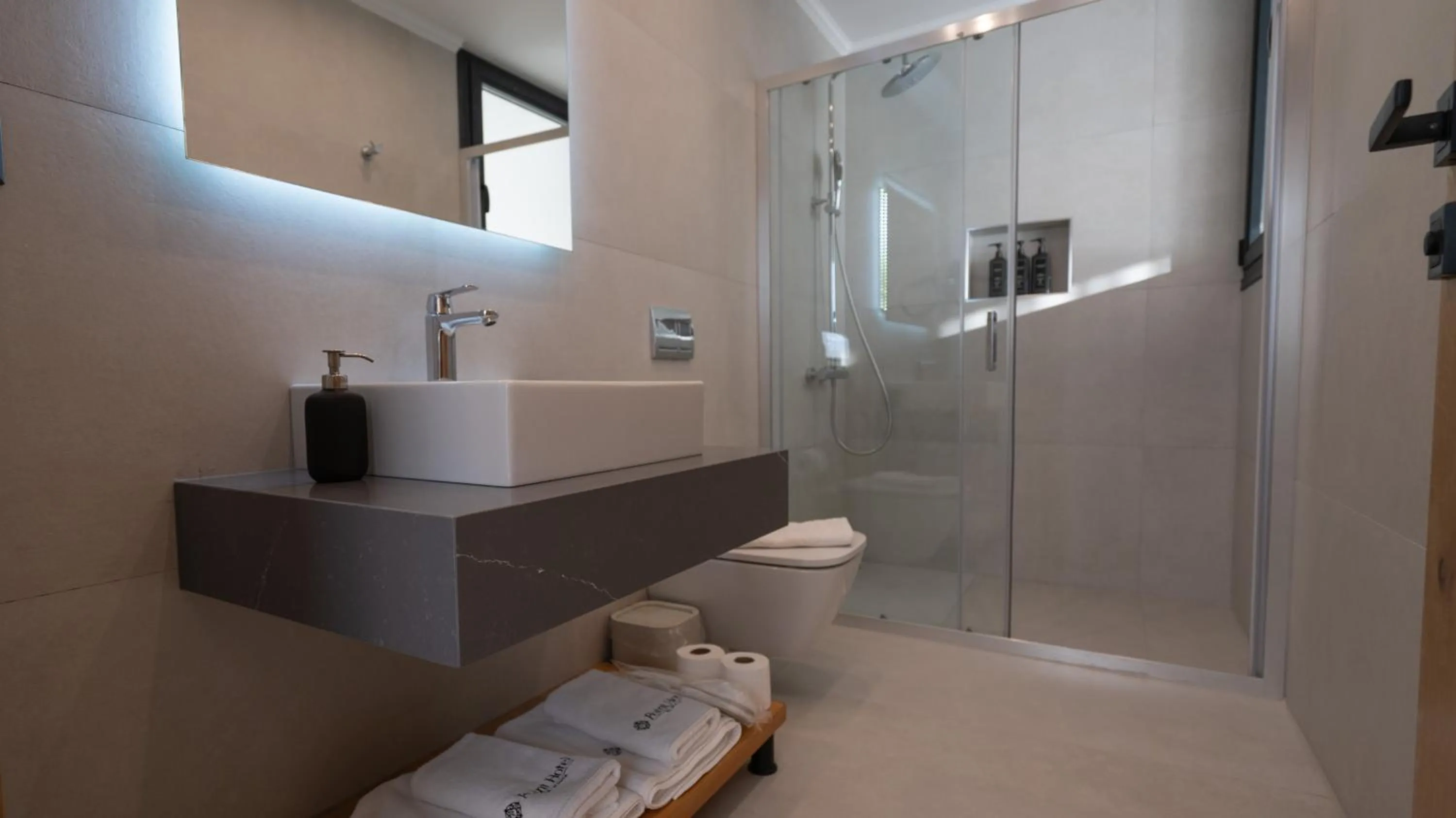 Shower in Blue Point Hotel Yalikavak