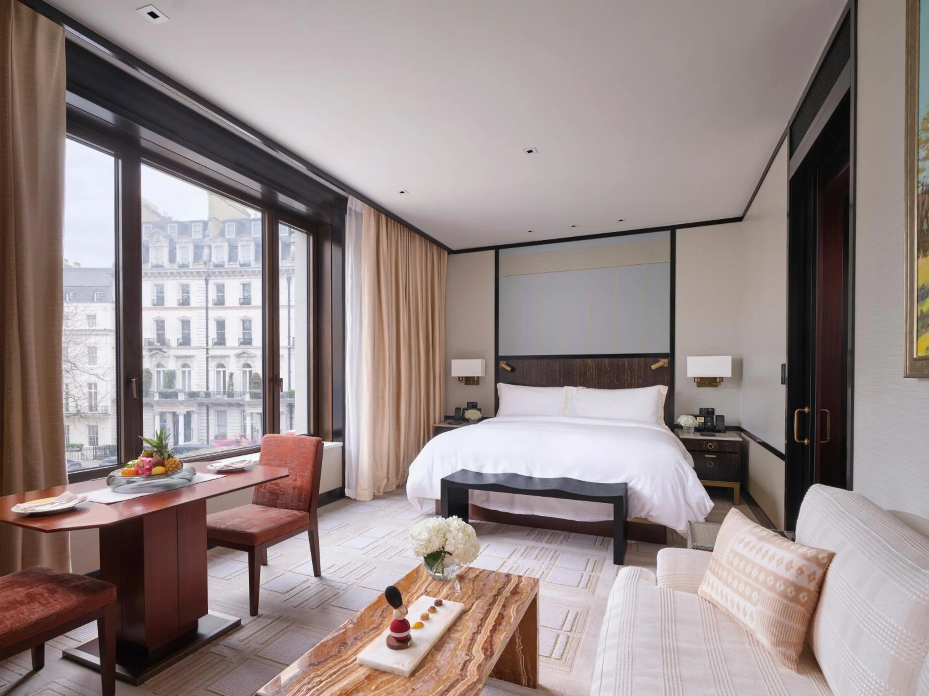 Photo of the whole room, Bed in The Peninsula London