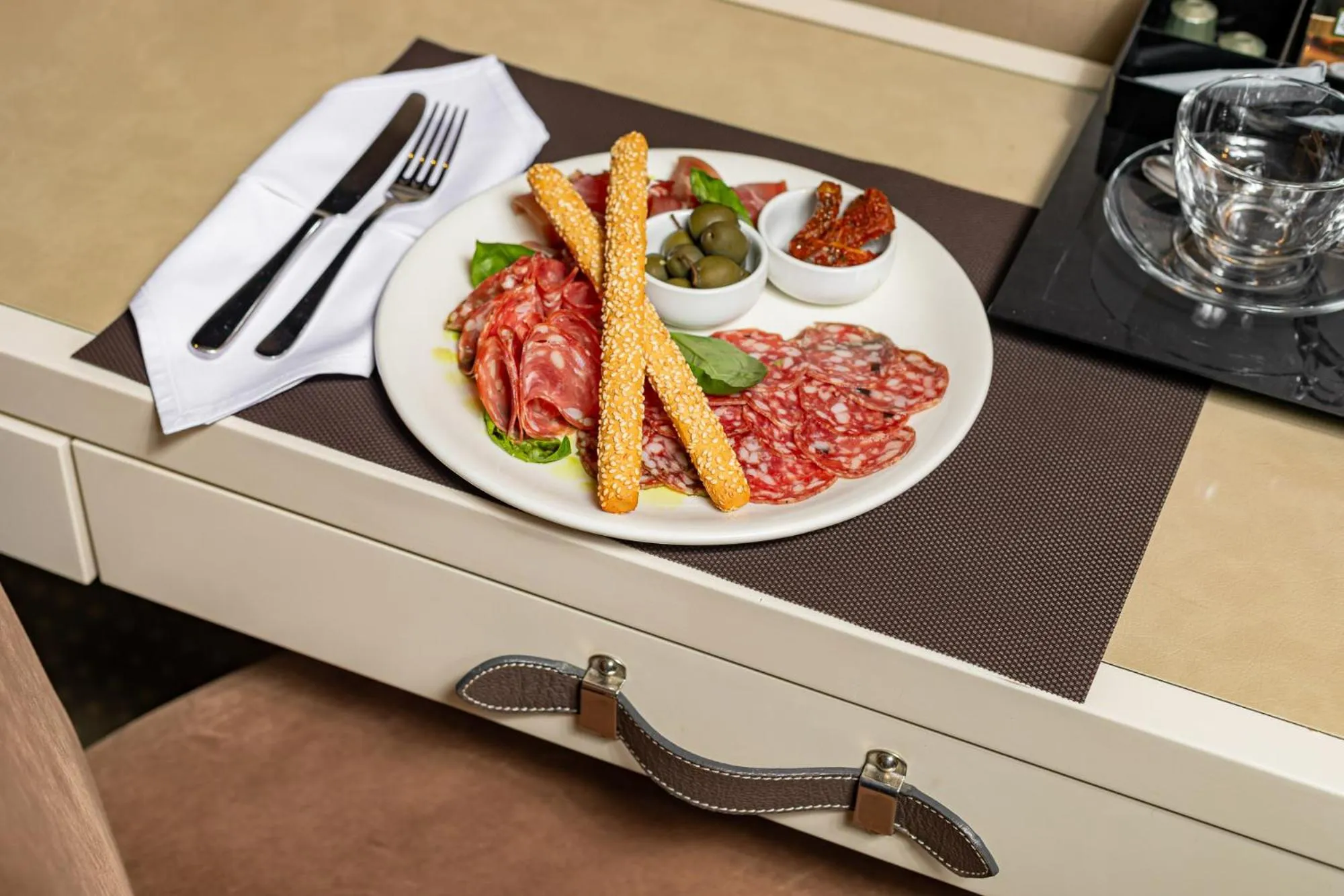 Food and drinks in Maidan Palace Hotel