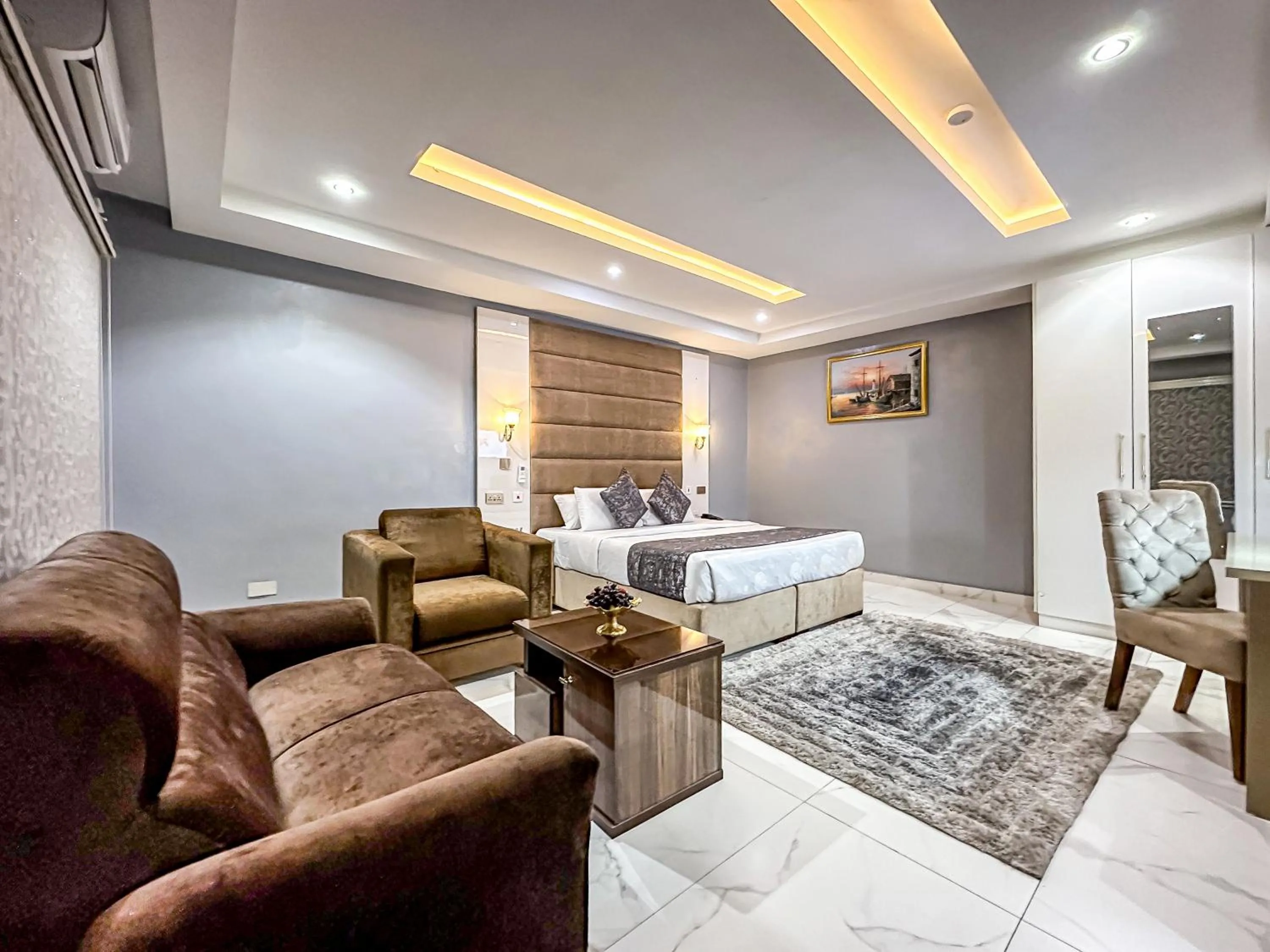 Bed in Parkview Astoria Hotel