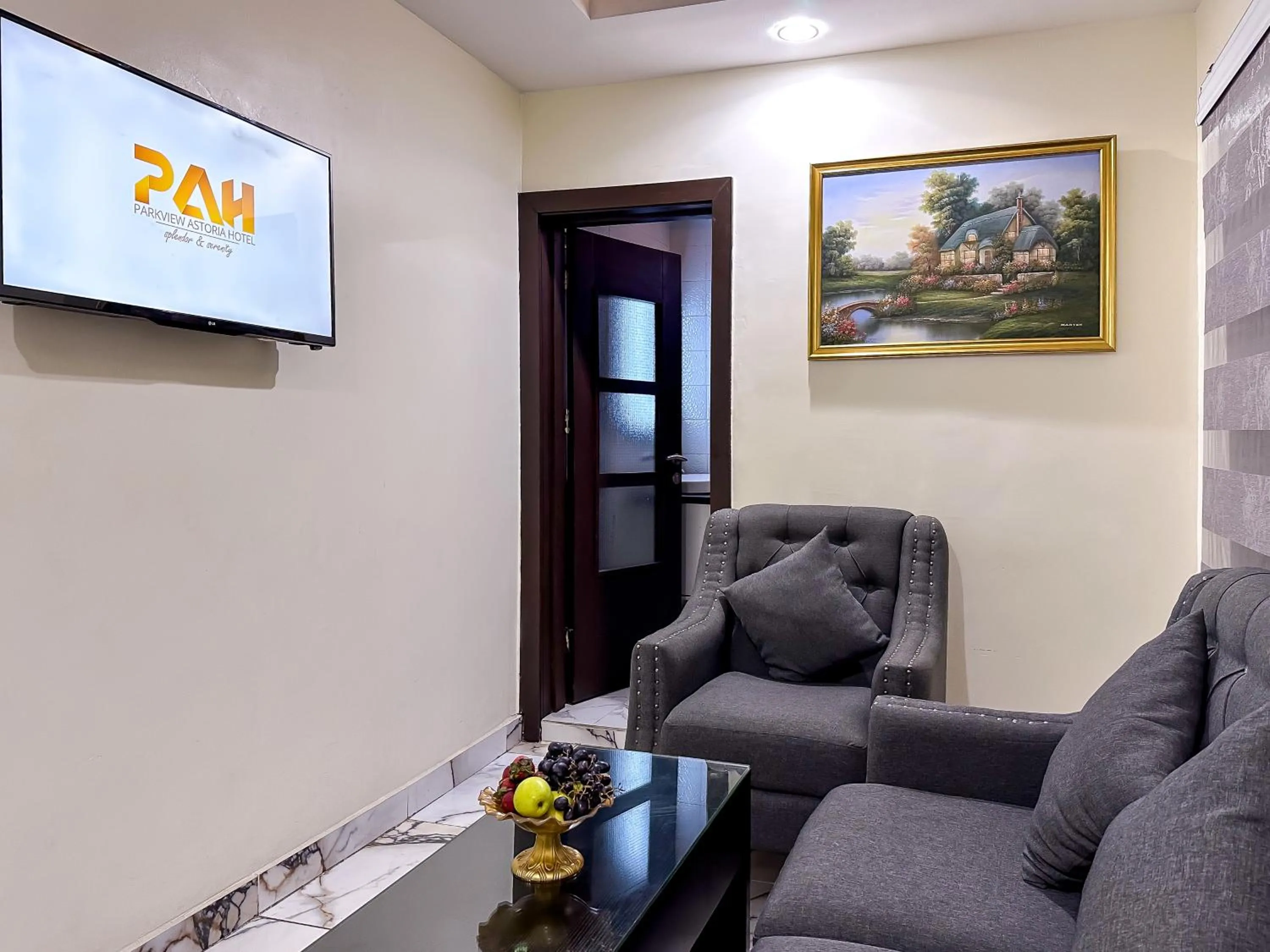 TV and multimedia in Parkview Astoria Hotel