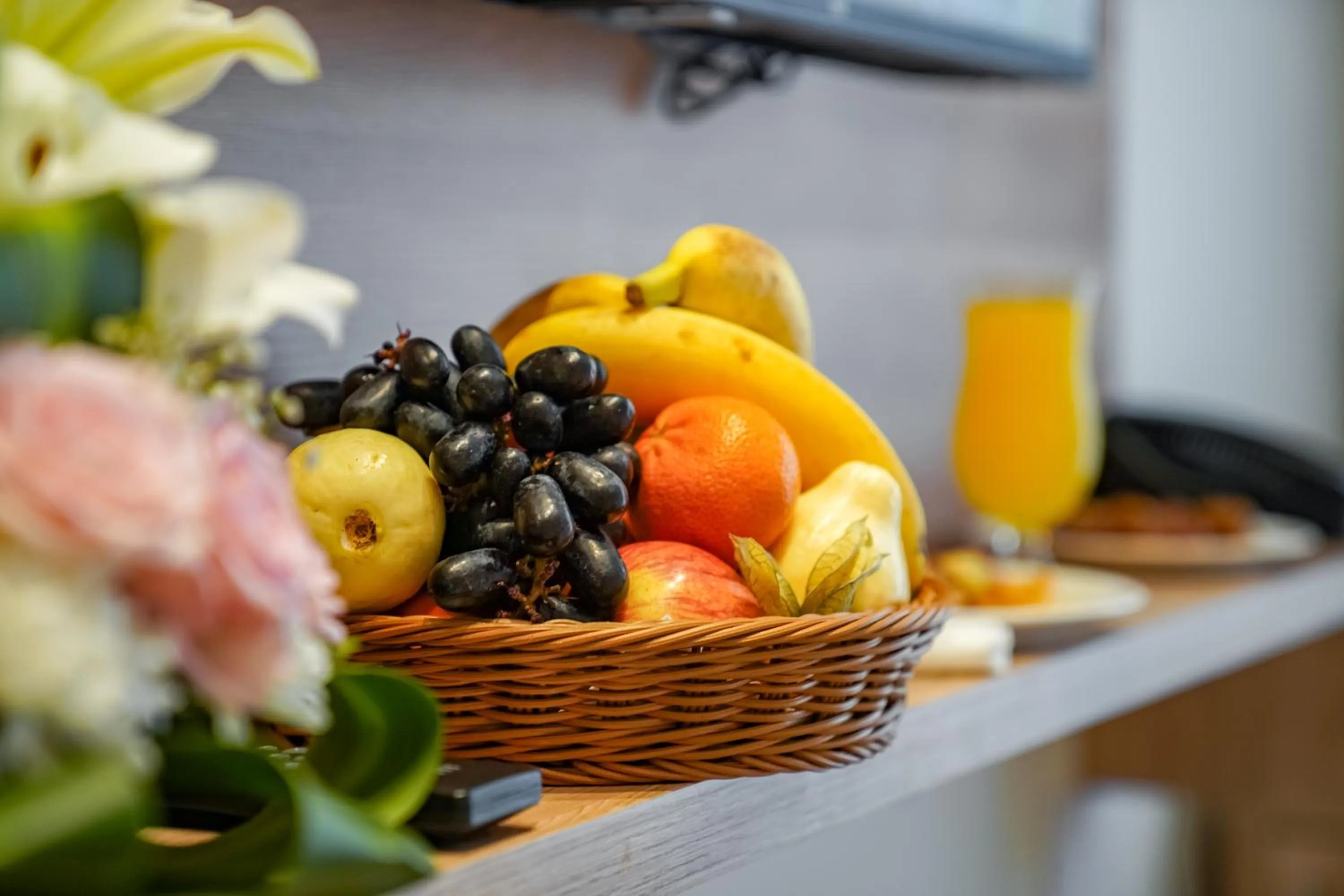 Food in Worth Elite Hotel