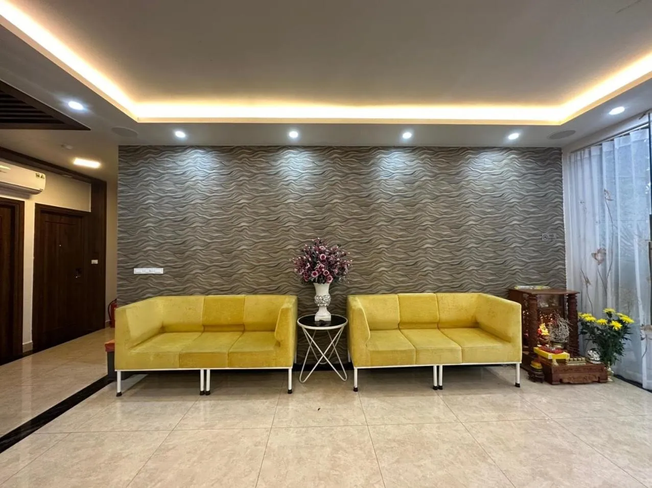 Lobby or reception in Capital O 1194 Bee Hotel