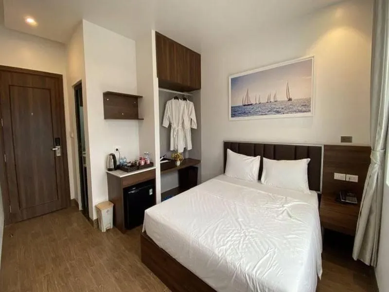 Bedroom, Bed in Capital O 1194 Bee Hotel