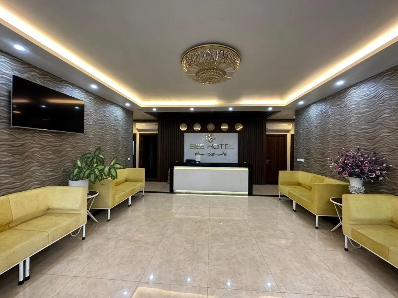 Lobby or reception in Capital O 1194 Bee Hotel