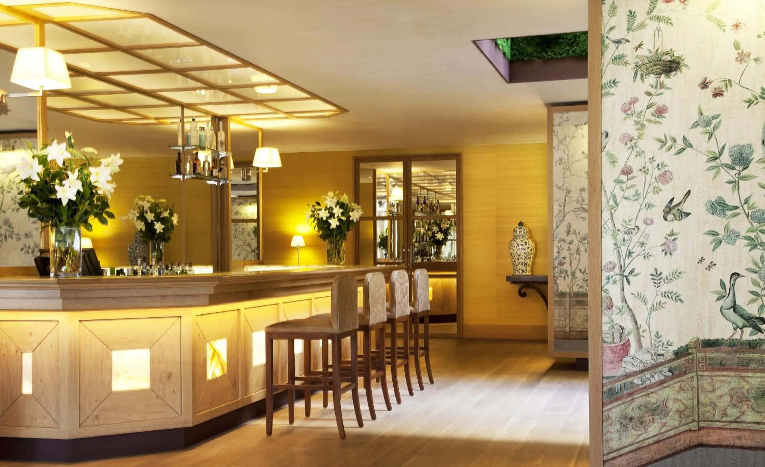 Lounge or bar in URSO Hotel & Spa, a Small Luxury Hotel of the World