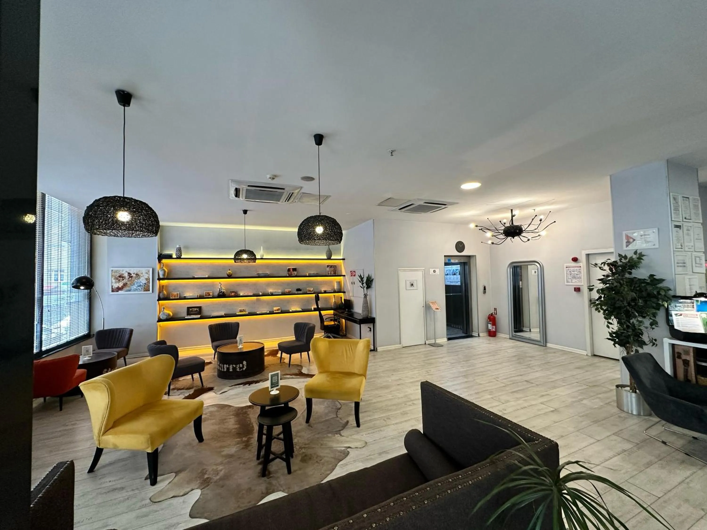 Seating area in Tempo Fair Suites