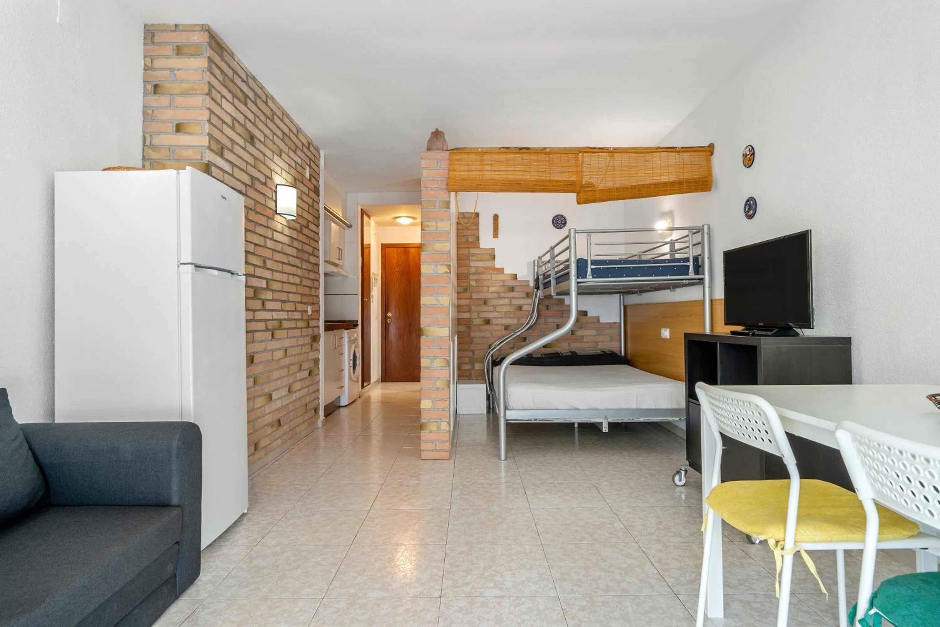 Property building, Bed in Font de Mar